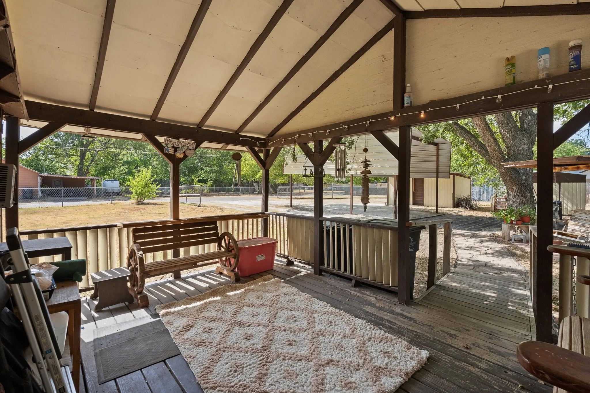 Single Family Residence For Sale in Johnson County , 706 W Lone Star Avenue, Cleburne, Texas 76033, 3 Bedroom, 1 Bathroom, Garage spaces, 936 Sqft, built in 1940, mls#21390207, Real Estate Agent in Cleburne, Homes For Sale in Johnson county, Homes For Sale in Cleburne, Realtor in Cleburne Texas, Real Estate Brokerage Independent Realty Texas, Luminita Cordes Realtor