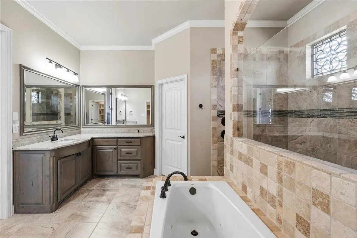 Single Family Residence For Sale in Tarrant County , 12233 Bella Palazzo Drive, Fort Worth, Texas 76126, 4 Bedroom, 3 Bathroom, 3 Garage spaces, 3,348 Sqft, built in 2014, mls#21389801, Real Estate Agent in Fort Worth, Homes For Sale in Tarrant county, Homes For Sale in Fort Worth, Realtor in Fort Worth Texas, Real Estate Brokerage Independent Realty Texas, Luminita Cordes Realtor