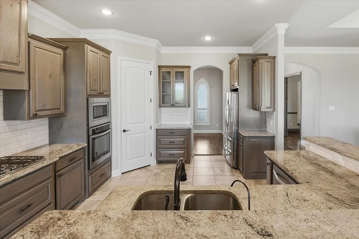Single Family Residence For Sale in Tarrant County , 12233 Bella Palazzo Drive, Fort Worth, Texas 76126, 4 Bedroom, 3 Bathroom, 3 Garage spaces, 3,348 Sqft, built in 2014, mls#21389801, Real Estate Agent in Fort Worth, Homes For Sale in Tarrant county, Homes For Sale in Fort Worth, Realtor in Fort Worth Texas, Real Estate Brokerage Independent Realty Texas, Luminita Cordes Realtor