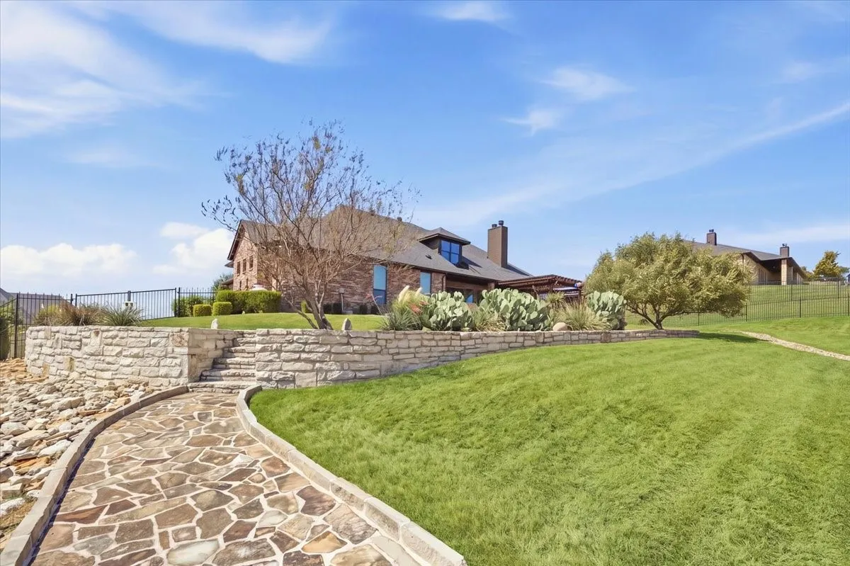 Single Family Residence For Sale in Tarrant County , 12233 Bella Palazzo Drive, Fort Worth, Texas 76126, 4 Bedroom, 3 Bathroom, 3 Garage spaces, 3,348 Sqft, built in 2014, mls#21389801, Real Estate Agent in Fort Worth, Homes For Sale in Tarrant county, Homes For Sale in Fort Worth, Realtor in Fort Worth Texas, Real Estate Brokerage Independent Realty Texas, Luminita Cordes Realtor