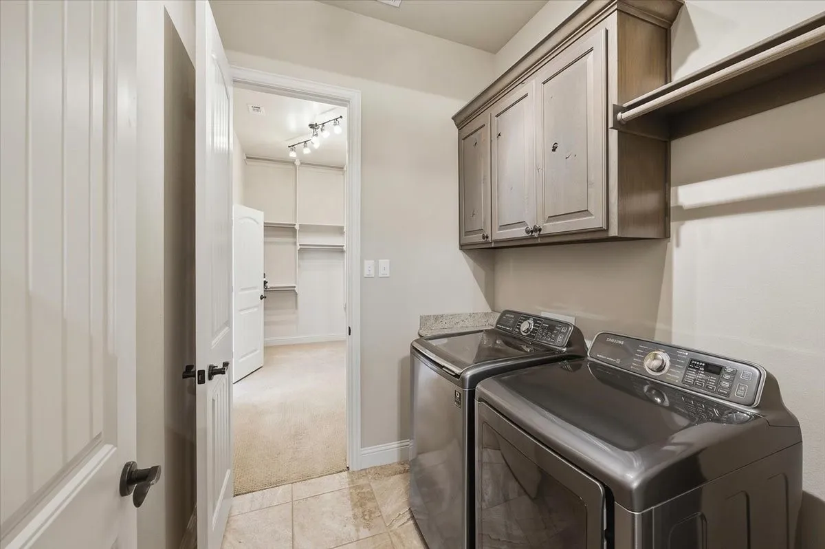 Single Family Residence For Sale in Tarrant County , 12233 Bella Palazzo Drive, Fort Worth, Texas 76126, 4 Bedroom, 3 Bathroom, 3 Garage spaces, 3,348 Sqft, built in 2014, mls#21389801, Real Estate Agent in Fort Worth, Homes For Sale in Tarrant county, Homes For Sale in Fort Worth, Realtor in Fort Worth Texas, Real Estate Brokerage Independent Realty Texas, Luminita Cordes Realtor