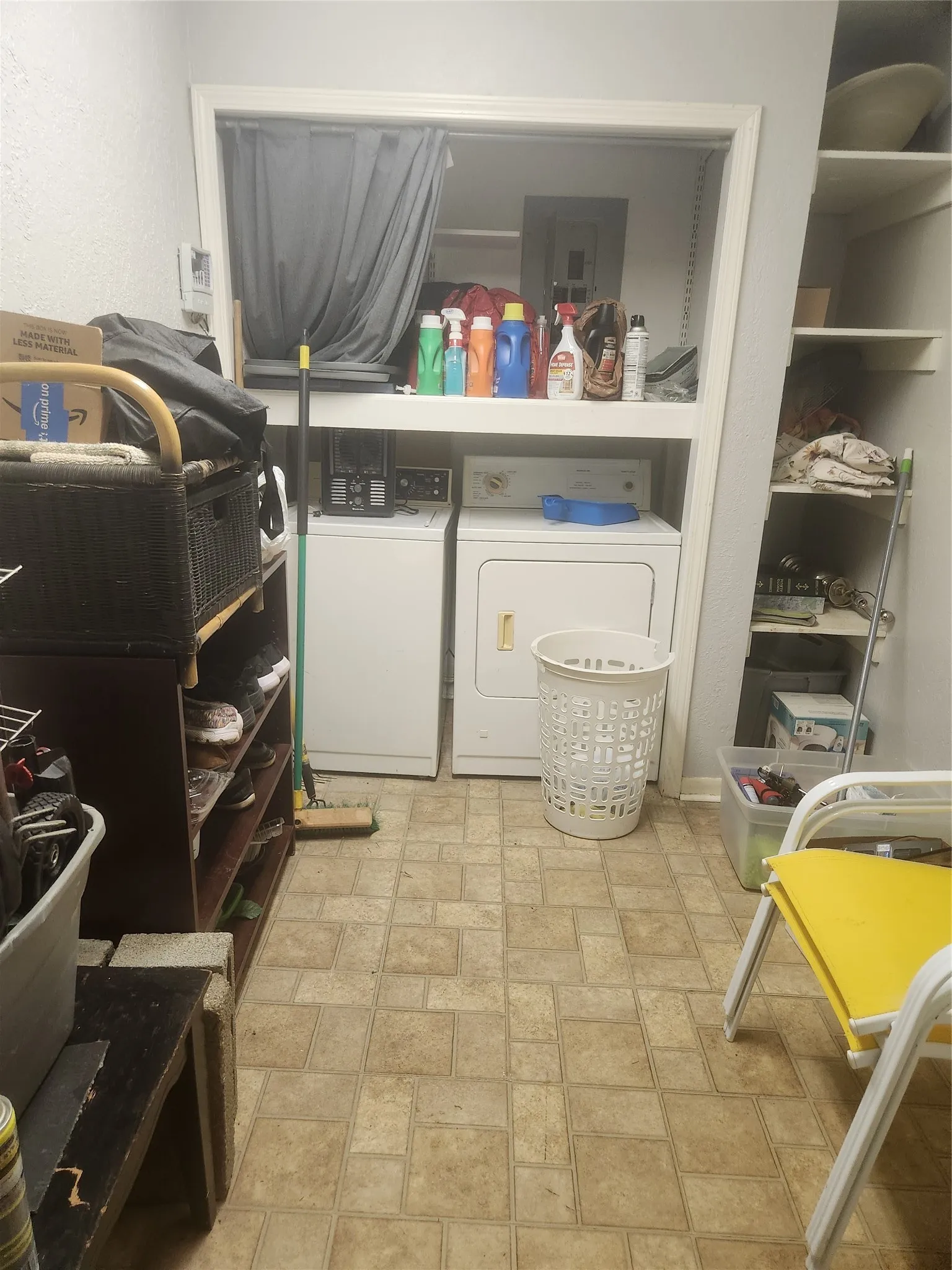 Single Family Residence For Sale in Tarrant County , 822 Woodrow Street, Arlington, Texas 76012, 4 Bedroom, 1 Bathroom, Garage spaces, 1,330 Sqft, built in 1953, mls#21389769, Real Estate Agent in Arlington, Homes For Sale in Tarrant county, Homes For Sale in Arlington, Realtor in Arlington Texas, Real Estate Brokerage Independent Realty Texas, Luminita Cordes Realtor