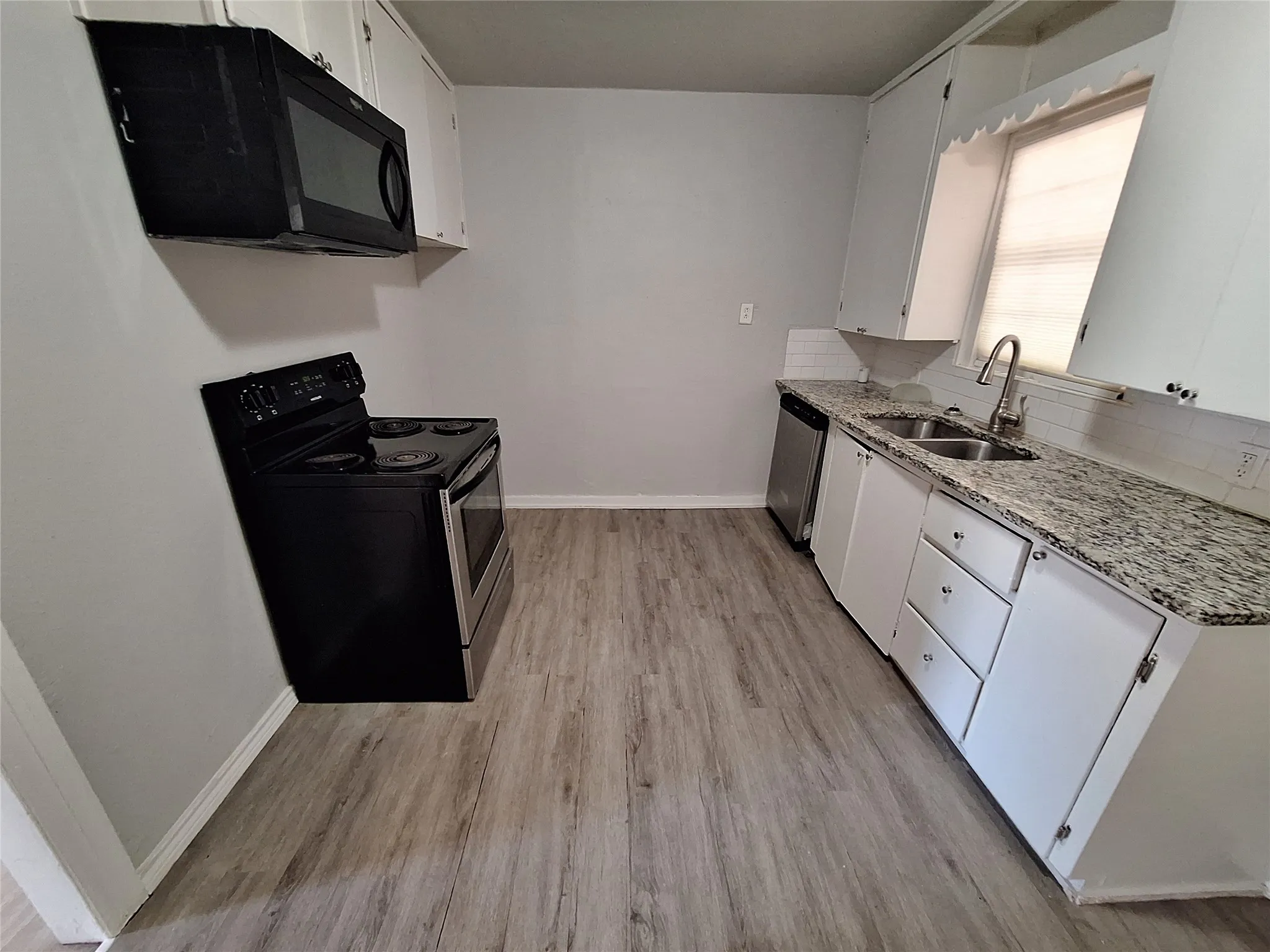 Single Family Residence For Rent in Taylor County , 3150 S 12th Street, Abilene, Texas 79605, 2 Bedroom, 1 Bathroom, 1 Garage spaces, 818 Sqft, built in 1948, mls#21390222, Real Estate Agent in Abilene, Homes For Rent in Taylor county, Homes For Rent in Abilene, Realtor in Abilene Texas, Real Estate Brokerage Independent Realty Texas, Luminita Cordes Realtor