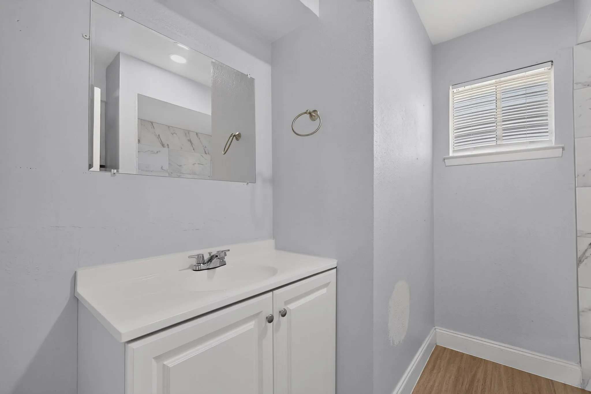 1427 bathroom upstairs