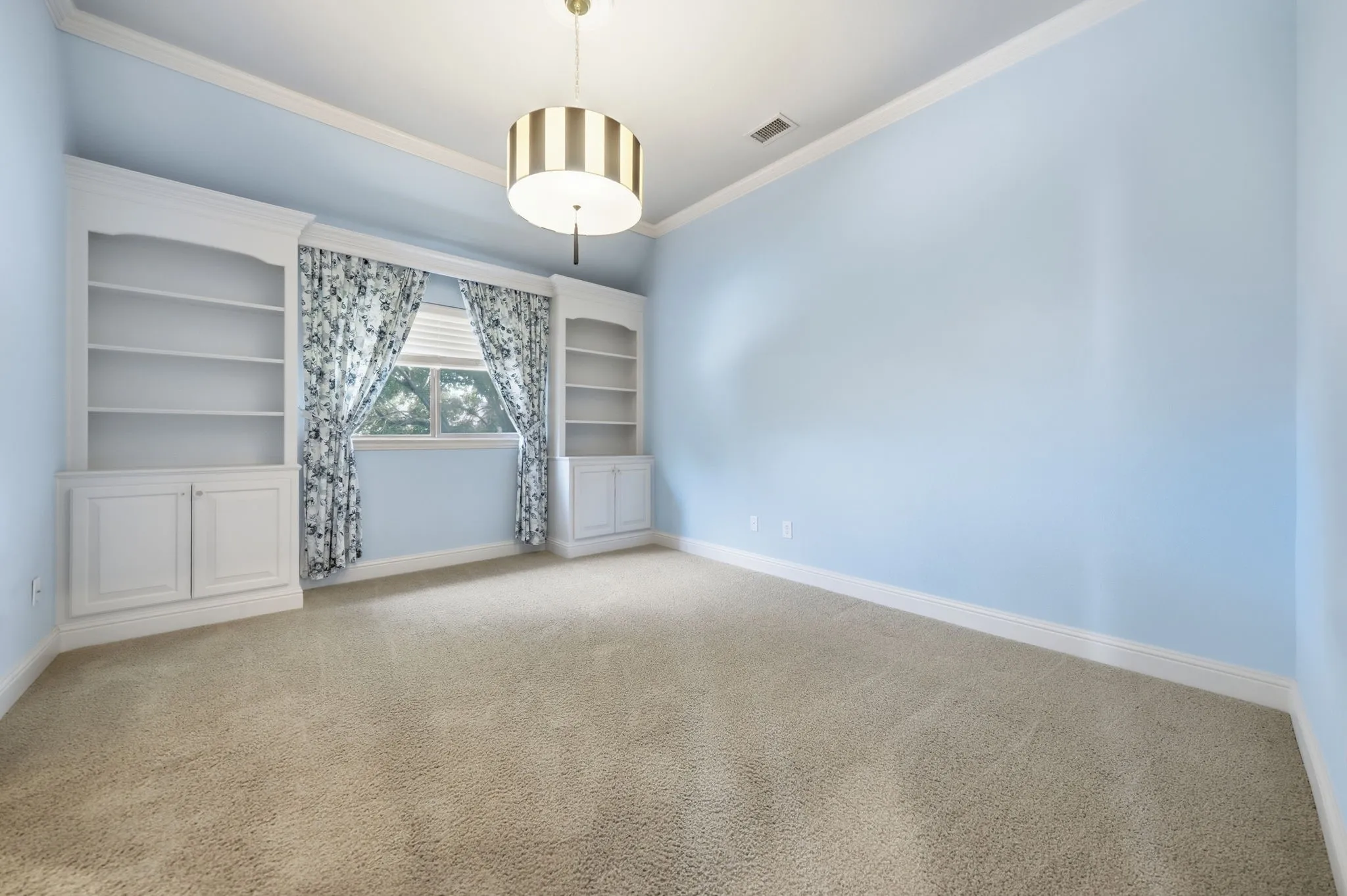 Single Family Residence For Rent in Collin County , 11524 Seaside Lane, Frisco, Texas 75035, 5 Bedroom, 4 Bathroom, 3 Garage spaces, 4,542 Sqft, built in 2007, mls#21390198, Real Estate Agent in Frisco, Homes For Rent in Collin county, Homes For Rent in Frisco, Realtor in Frisco Texas, Real Estate Brokerage Independent Realty Texas, Luminita Cordes Realtor