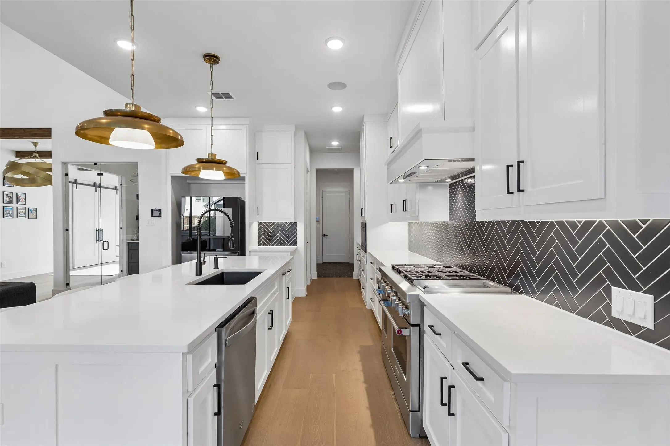 Single Family Residence For Sale in Denton County , 580 Neale Street, Prosper, Texas 75078, 5 Bedroom, 5 Bathroom, 3 Garage spaces, 4,212 Sqft, built in 2022, mls#21390018, Real Estate Agent in Prosper, Homes For Sale in Denton county, Homes For Sale in Prosper, Realtor in Prosper Texas, Real Estate Brokerage Independent Realty Texas, Luminita Cordes Realtor