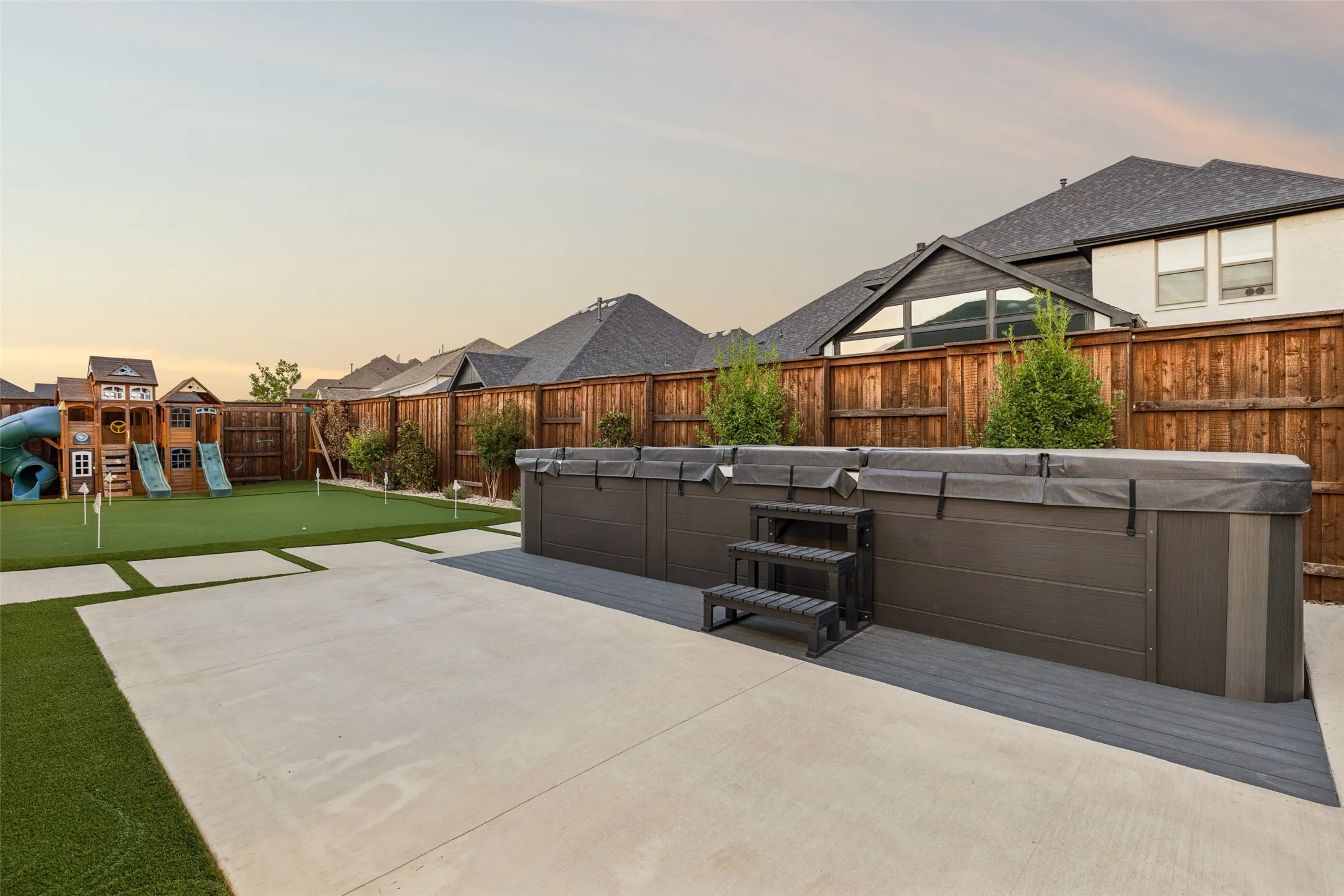 Single Family Residence For Sale in Denton County , 580 Neale Street, Prosper, Texas 75078, 5 Bedroom, 5 Bathroom, 3 Garage spaces, 4,212 Sqft, built in 2022, mls#21390018, Real Estate Agent in Prosper, Homes For Sale in Denton county, Homes For Sale in Prosper, Realtor in Prosper Texas, Real Estate Brokerage Independent Realty Texas, Luminita Cordes Realtor