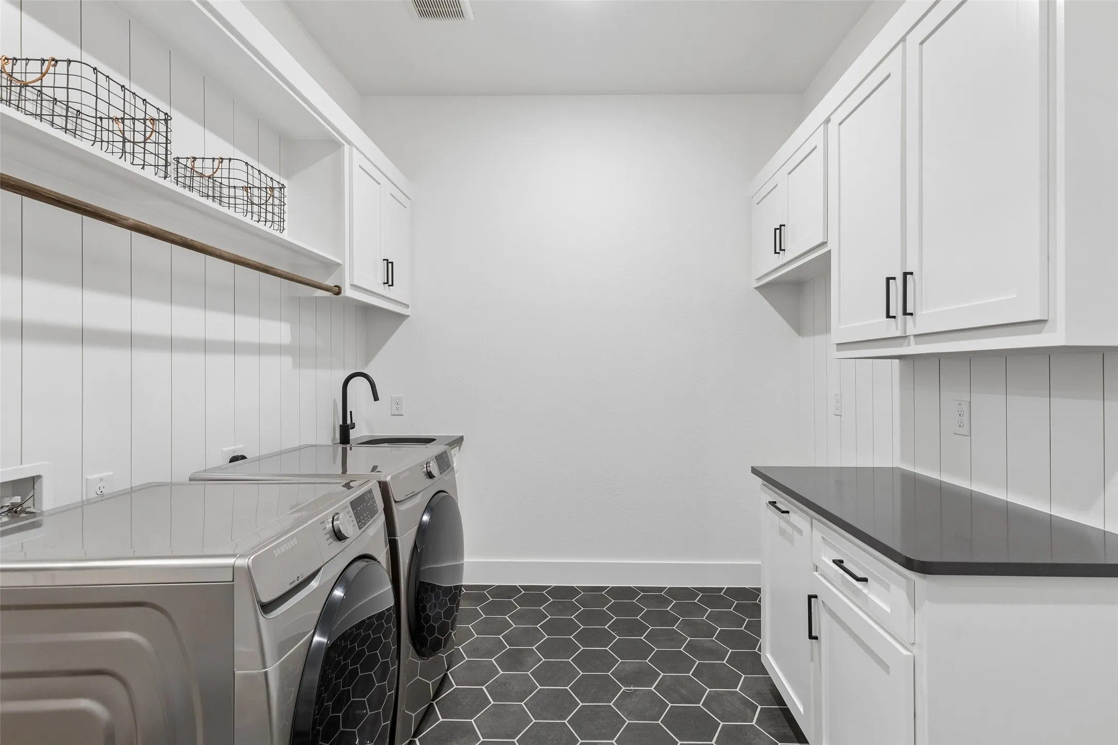 Single Family Residence For Sale in Denton County , 580 Neale Street, Prosper, Texas 75078, 5 Bedroom, 5 Bathroom, 3 Garage spaces, 4,212 Sqft, built in 2022, mls#21390018, Real Estate Agent in Prosper, Homes For Sale in Denton county, Homes For Sale in Prosper, Realtor in Prosper Texas, Real Estate Brokerage Independent Realty Texas, Luminita Cordes Realtor