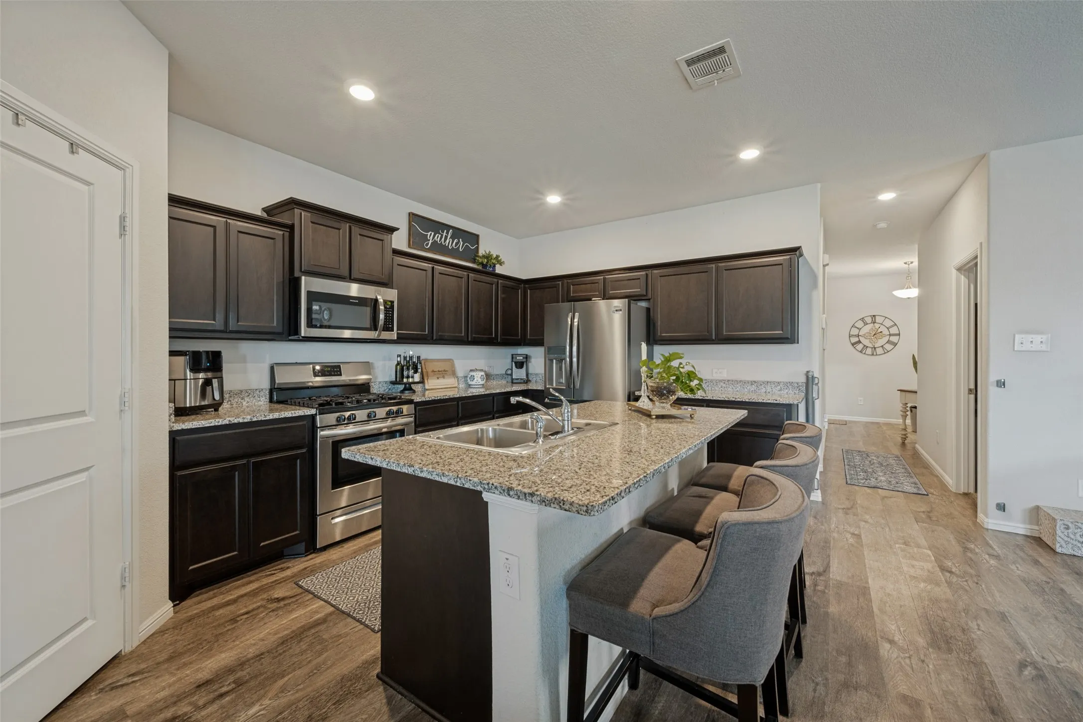 Single Family Residence For Sale in Tarrant County , 4733 Feltleaf Avenue, Fort Worth, Texas 76036, 5 Bedroom, 2 Bathroom, 2 Garage spaces, 2,154 Sqft, built in 2019, mls#21387338, Real Estate Agent in Fort Worth, Homes For Sale in Tarrant county, Homes For Sale in Fort Worth, Realtor in Fort Worth Texas, Real Estate Brokerage Independent Realty Texas, Luminita Cordes Realtor