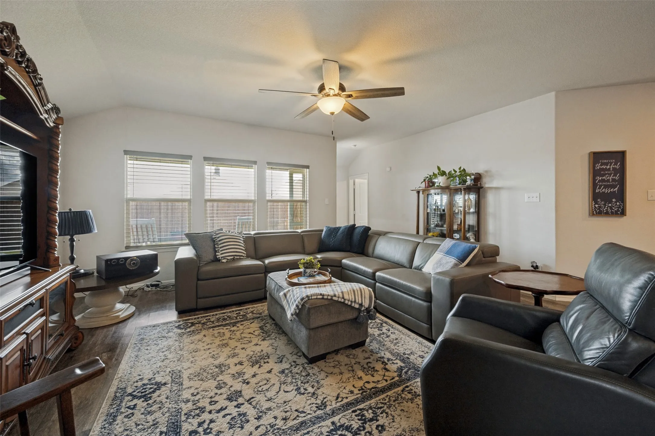 Single Family Residence For Sale in Tarrant County , 4733 Feltleaf Avenue, Fort Worth, Texas 76036, 5 Bedroom, 2 Bathroom, 2 Garage spaces, 2,154 Sqft, built in 2019, mls#21387338, Real Estate Agent in Fort Worth, Homes For Sale in Tarrant county, Homes For Sale in Fort Worth, Realtor in Fort Worth Texas, Real Estate Brokerage Independent Realty Texas, Luminita Cordes Realtor