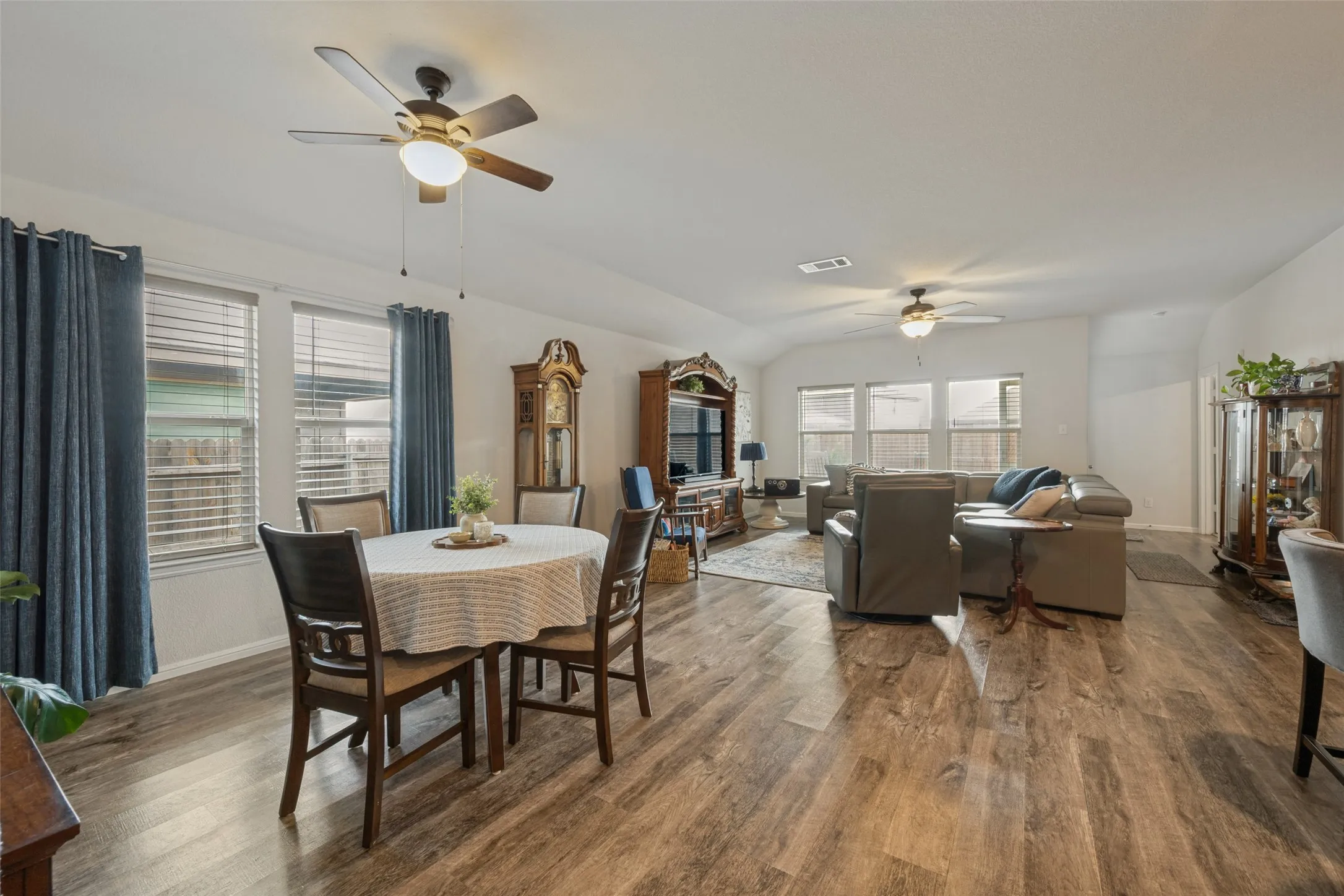 Single Family Residence For Sale in Tarrant County , 4733 Feltleaf Avenue, Fort Worth, Texas 76036, 5 Bedroom, 2 Bathroom, 2 Garage spaces, 2,154 Sqft, built in 2019, mls#21387338, Real Estate Agent in Fort Worth, Homes For Sale in Tarrant county, Homes For Sale in Fort Worth, Realtor in Fort Worth Texas, Real Estate Brokerage Independent Realty Texas, Luminita Cordes Realtor
