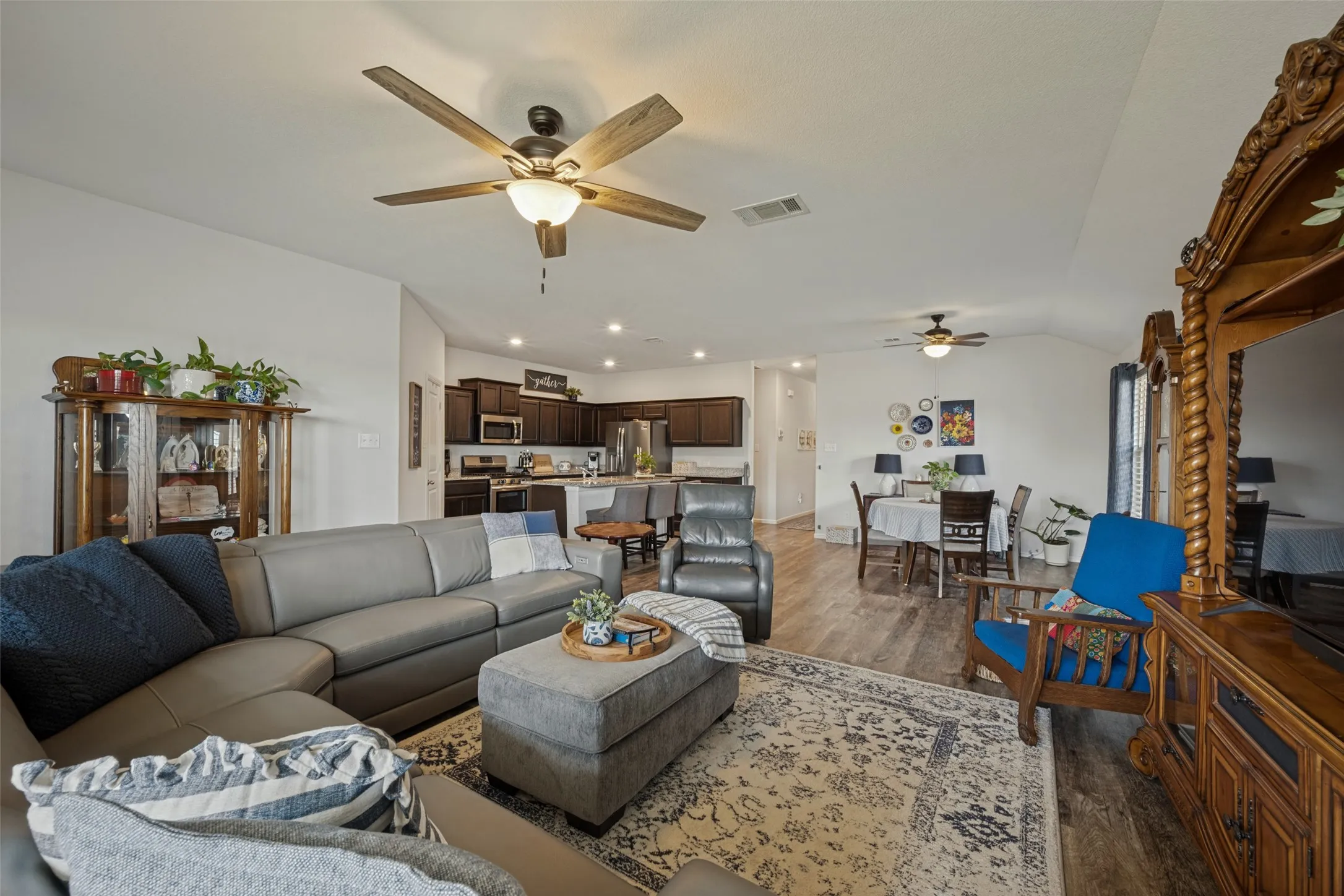 Single Family Residence For Sale in Tarrant County , 4733 Feltleaf Avenue, Fort Worth, Texas 76036, 5 Bedroom, 2 Bathroom, 2 Garage spaces, 2,154 Sqft, built in 2019, mls#21387338, Real Estate Agent in Fort Worth, Homes For Sale in Tarrant county, Homes For Sale in Fort Worth, Realtor in Fort Worth Texas, Real Estate Brokerage Independent Realty Texas, Luminita Cordes Realtor