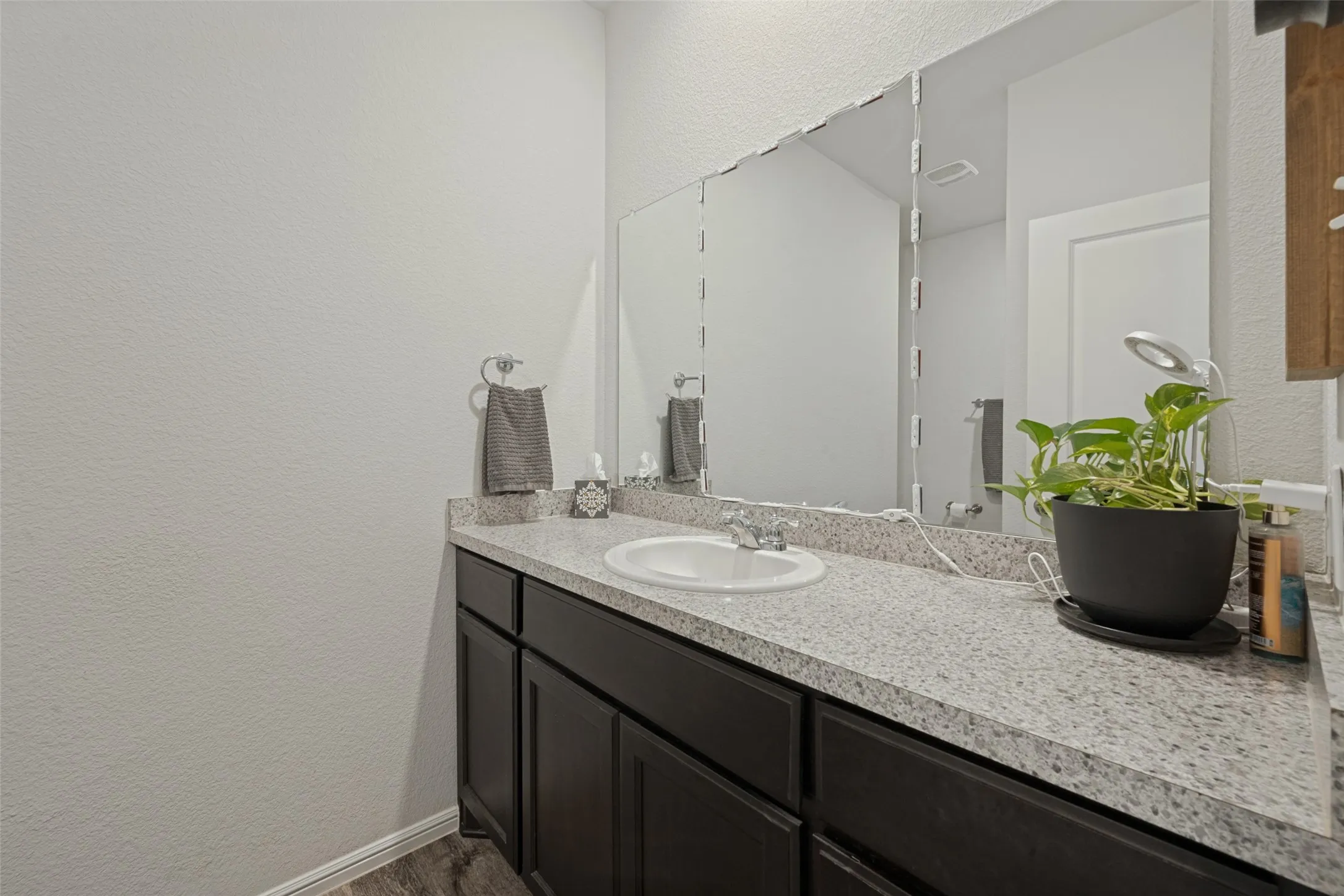 Single Family Residence For Sale in Tarrant County , 4733 Feltleaf Avenue, Fort Worth, Texas 76036, 5 Bedroom, 2 Bathroom, 2 Garage spaces, 2,154 Sqft, built in 2019, mls#21387338, Real Estate Agent in Fort Worth, Homes For Sale in Tarrant county, Homes For Sale in Fort Worth, Realtor in Fort Worth Texas, Real Estate Brokerage Independent Realty Texas, Luminita Cordes Realtor