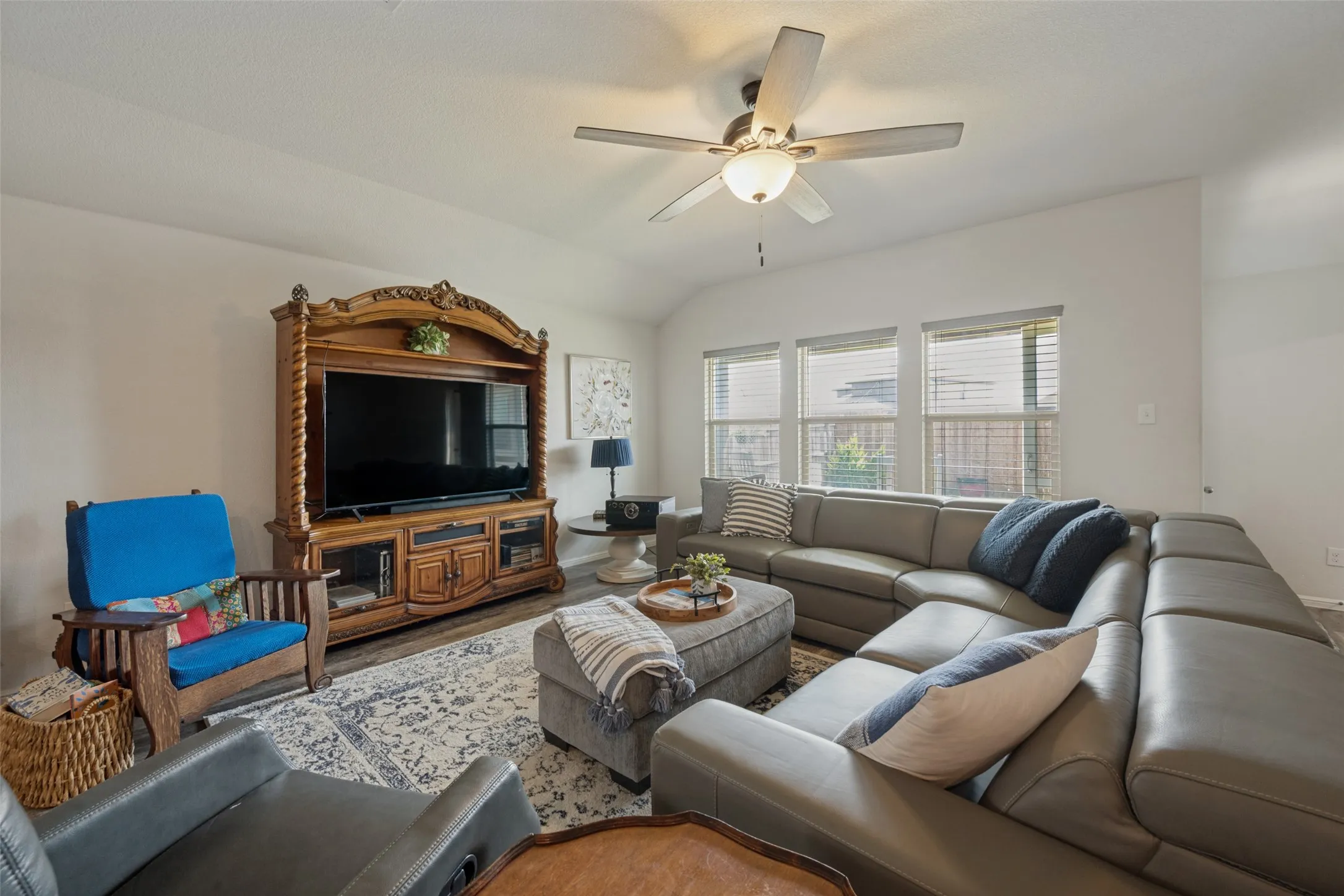 Single Family Residence For Sale in Tarrant County , 4733 Feltleaf Avenue, Fort Worth, Texas 76036, 5 Bedroom, 2 Bathroom, 2 Garage spaces, 2,154 Sqft, built in 2019, mls#21387338, Real Estate Agent in Fort Worth, Homes For Sale in Tarrant county, Homes For Sale in Fort Worth, Realtor in Fort Worth Texas, Real Estate Brokerage Independent Realty Texas, Luminita Cordes Realtor