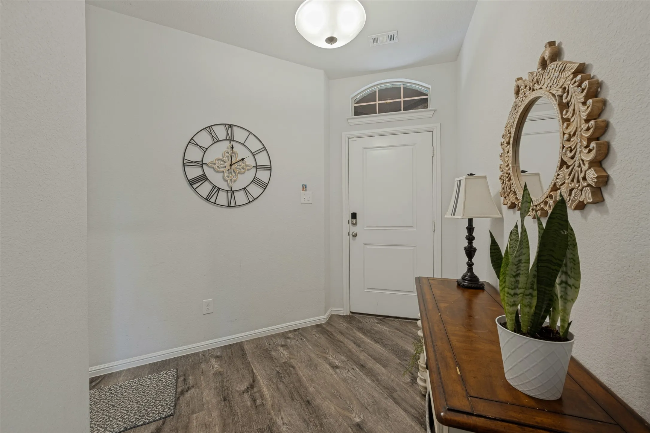 Single Family Residence For Sale in Tarrant County , 4733 Feltleaf Avenue, Fort Worth, Texas 76036, 5 Bedroom, 2 Bathroom, 2 Garage spaces, 2,154 Sqft, built in 2019, mls#21387338, Real Estate Agent in Fort Worth, Homes For Sale in Tarrant county, Homes For Sale in Fort Worth, Realtor in Fort Worth Texas, Real Estate Brokerage Independent Realty Texas, Luminita Cordes Realtor