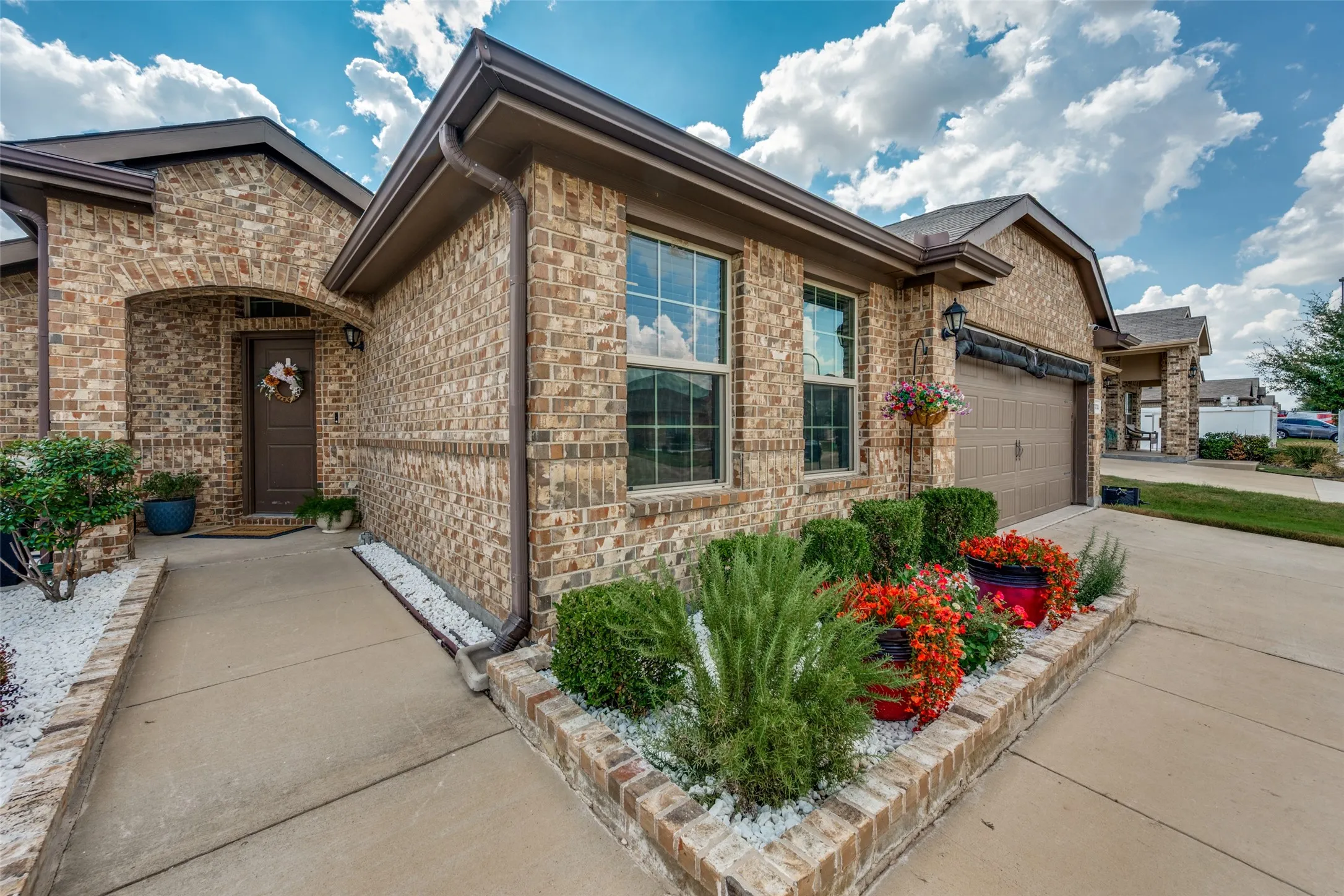 Single Family Residence For Sale in Tarrant County , 4733 Feltleaf Avenue, Fort Worth, Texas 76036, 5 Bedroom, 2 Bathroom, 2 Garage spaces, 2,154 Sqft, built in 2019, mls#21387338, Real Estate Agent in Fort Worth, Homes For Sale in Tarrant county, Homes For Sale in Fort Worth, Realtor in Fort Worth Texas, Real Estate Brokerage Independent Realty Texas, Luminita Cordes Realtor