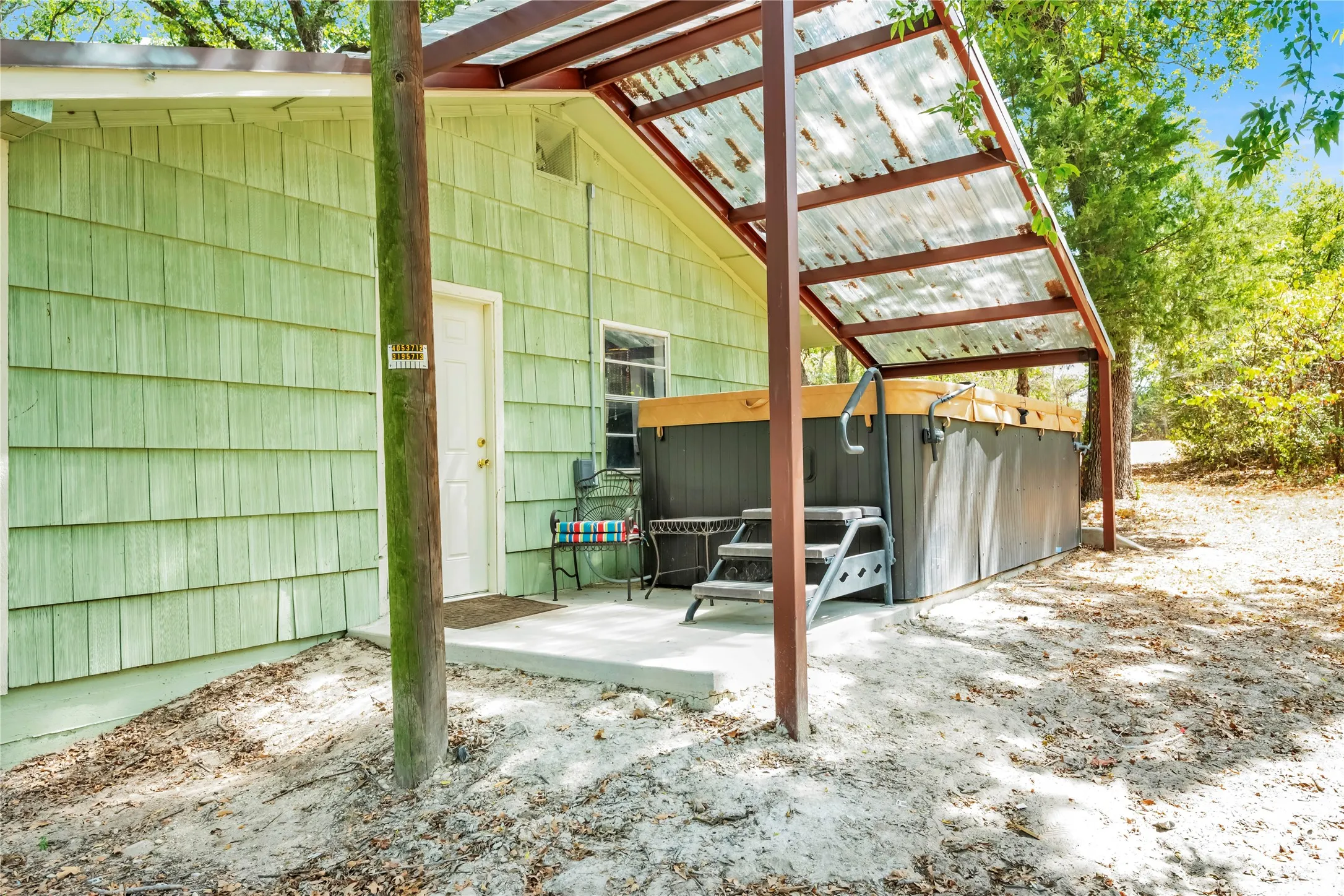 Single Family Residence For Sale in Limestone County , 354 Lcr Redbud A, Mexia, Texas 76667, 3 Bedroom, 2 Bathroom, Garage spaces, 1,524 Sqft, built in 1983, mls#21385118, Real Estate Agent in Mexia, Homes For Sale in Limestone county, Homes For Sale in Mexia, Realtor in Mexia Texas, Real Estate Brokerage Independent Realty Texas, Luminita Cordes Realtor