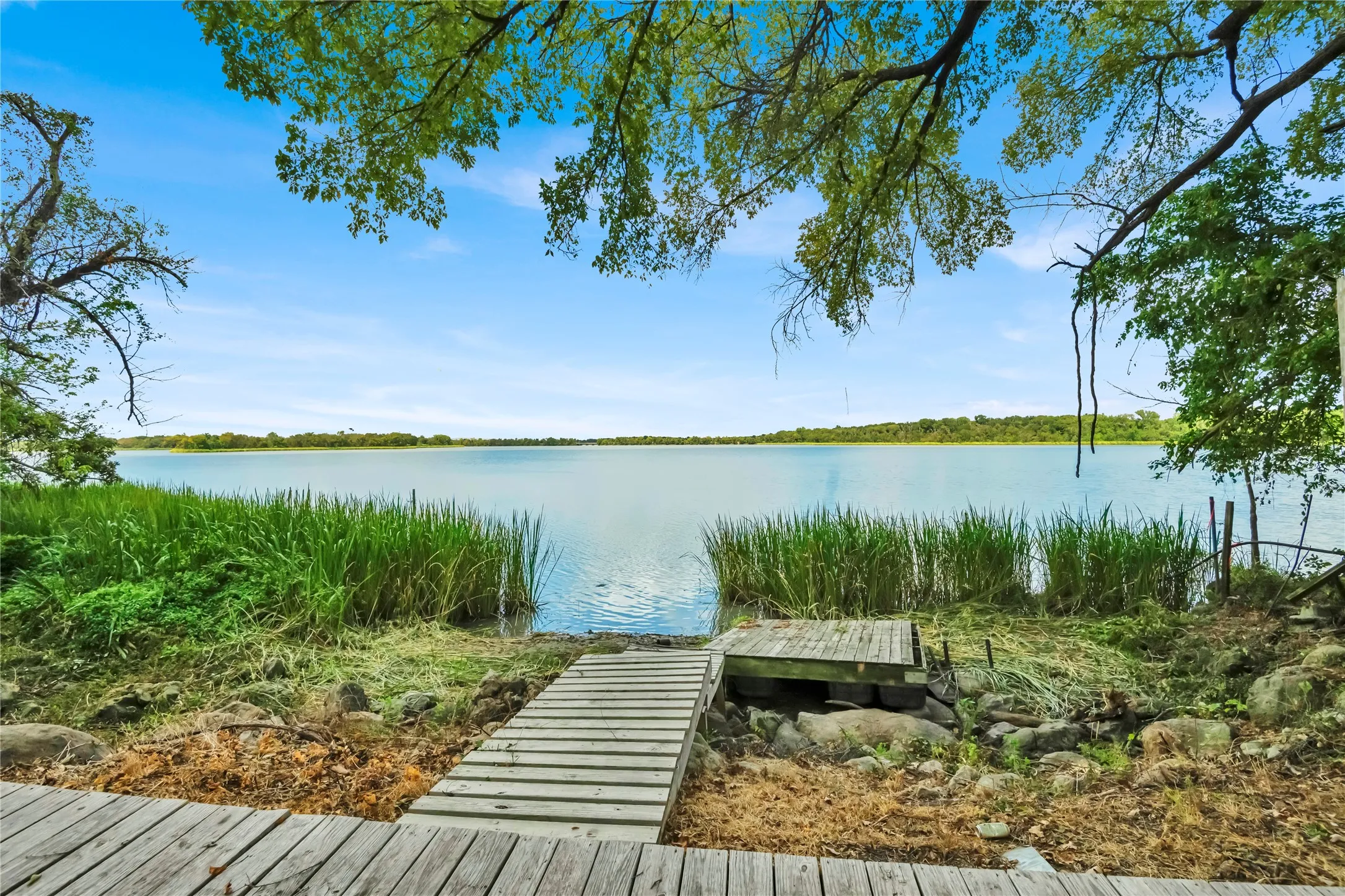 Single Family Residence For Sale in Limestone County , 354 Lcr Redbud A, Mexia, Texas 76667, 3 Bedroom, 2 Bathroom, Garage spaces, 1,524 Sqft, built in 1983, mls#21385118, Real Estate Agent in Mexia, Homes For Sale in Limestone county, Homes For Sale in Mexia, Realtor in Mexia Texas, Real Estate Brokerage Independent Realty Texas, Luminita Cordes Realtor