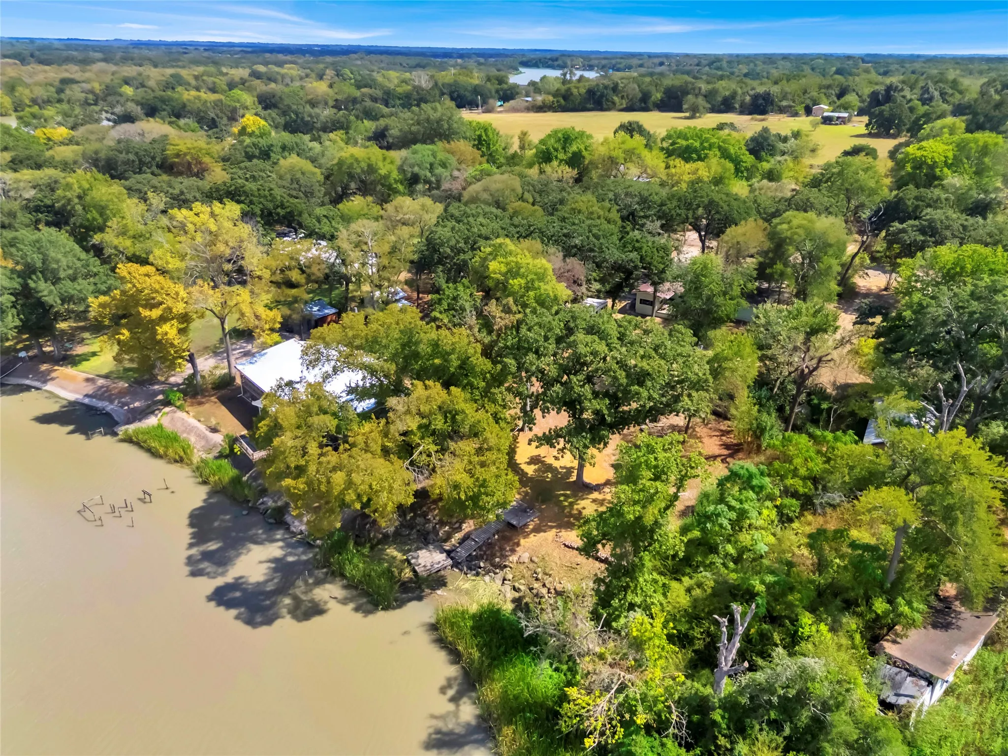 Single Family Residence For Sale in Limestone County , 354 Lcr Redbud A, Mexia, Texas 76667, 3 Bedroom, 2 Bathroom, Garage spaces, 1,524 Sqft, built in 1983, mls#21385118, Real Estate Agent in Mexia, Homes For Sale in Limestone county, Homes For Sale in Mexia, Realtor in Mexia Texas, Real Estate Brokerage Independent Realty Texas, Luminita Cordes Realtor