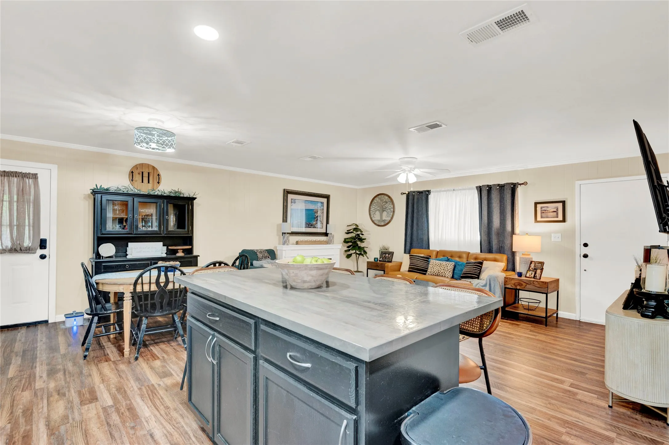 Single Family Residence For Sale in Limestone County , 354 Lcr Redbud A, Mexia, Texas 76667, 3 Bedroom, 2 Bathroom, Garage spaces, 1,524 Sqft, built in 1983, mls#21385118, Real Estate Agent in Mexia, Homes For Sale in Limestone county, Homes For Sale in Mexia, Realtor in Mexia Texas, Real Estate Brokerage Independent Realty Texas, Luminita Cordes Realtor