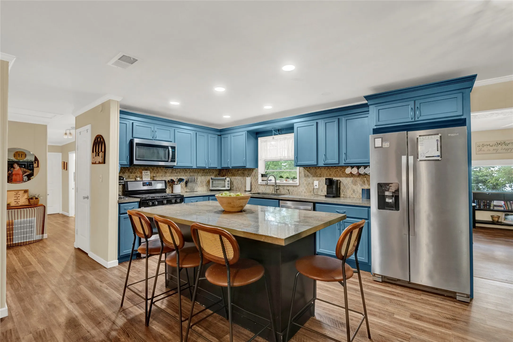 Single Family Residence For Sale in Limestone County , 354 Lcr Redbud A, Mexia, Texas 76667, 3 Bedroom, 2 Bathroom, Garage spaces, 1,524 Sqft, built in 1983, mls#21385118, Real Estate Agent in Mexia, Homes For Sale in Limestone county, Homes For Sale in Mexia, Realtor in Mexia Texas, Real Estate Brokerage Independent Realty Texas, Luminita Cordes Realtor