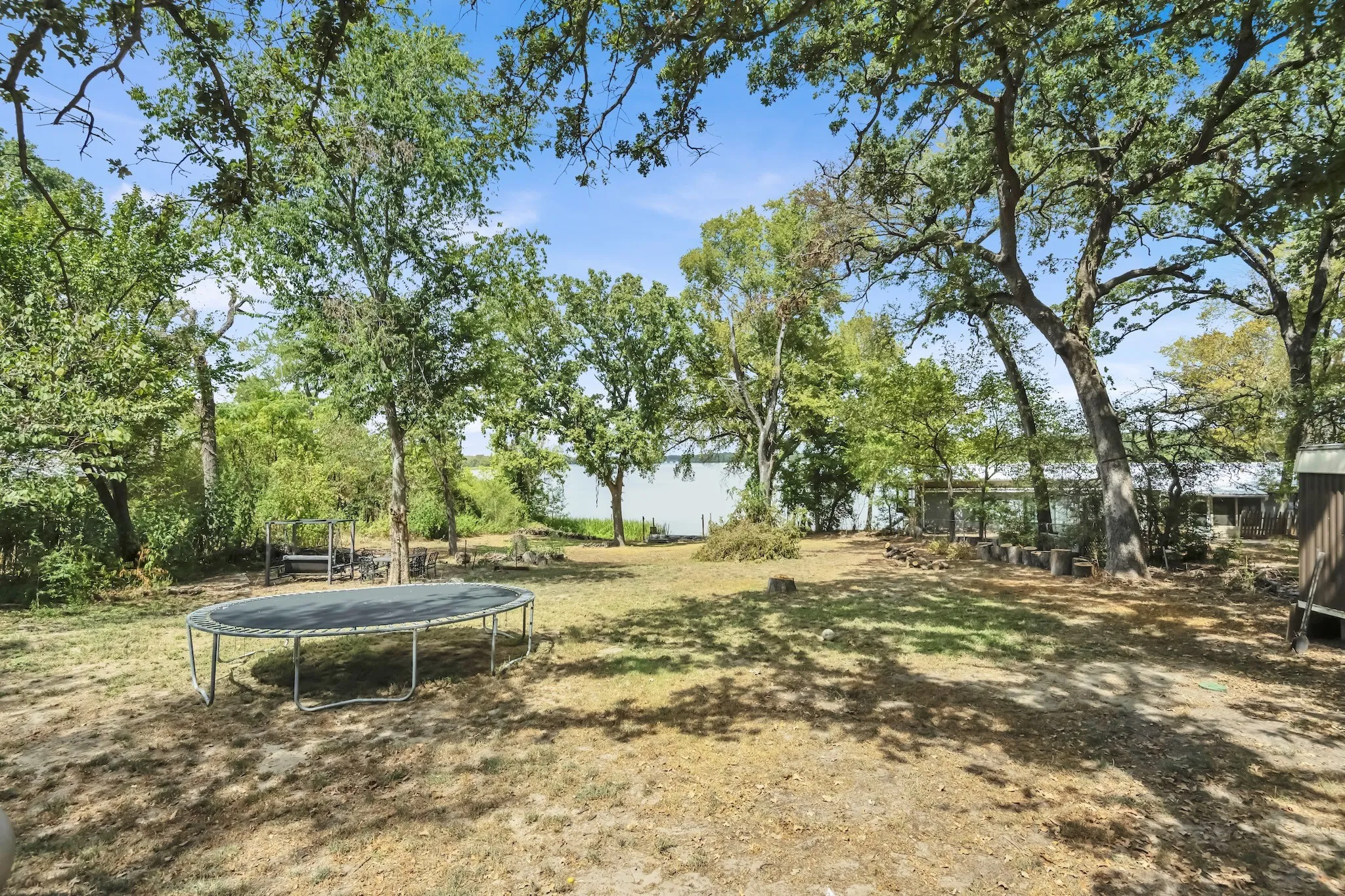Single Family Residence For Sale in Limestone County , 354 Lcr Redbud A, Mexia, Texas 76667, 3 Bedroom, 2 Bathroom, Garage spaces, 1,524 Sqft, built in 1983, mls#21385118, Real Estate Agent in Mexia, Homes For Sale in Limestone county, Homes For Sale in Mexia, Realtor in Mexia Texas, Real Estate Brokerage Independent Realty Texas, Luminita Cordes Realtor