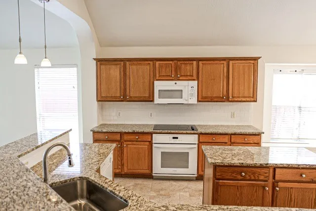 Single Family Residence For Sale in Denton County , 9244 WICHITA Trail, Frisco, Texas 75034, 3 Bedroom, 2 Bathroom, 2 Garage spaces, 2,193 Sqft, built in 1998, mls#21389433, Real Estate Agent in Frisco, Homes For Sale in Denton county, Homes For Sale in Frisco, Realtor in Frisco Texas, Real Estate Brokerage Independent Realty Texas, Luminita Cordes Realtor