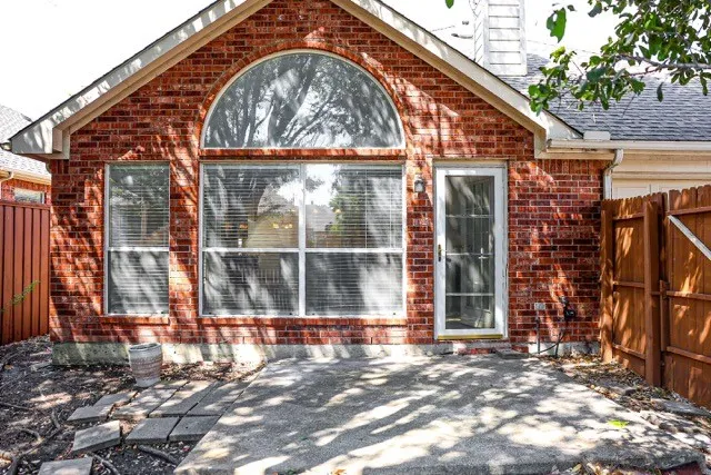 Single Family Residence For Sale in Denton County , 9244 WICHITA Trail, Frisco, Texas 75034, 3 Bedroom, 2 Bathroom, 2 Garage spaces, 2,193 Sqft, built in 1998, mls#21389433, Real Estate Agent in Frisco, Homes For Sale in Denton county, Homes For Sale in Frisco, Realtor in Frisco Texas, Real Estate Brokerage Independent Realty Texas, Luminita Cordes Realtor