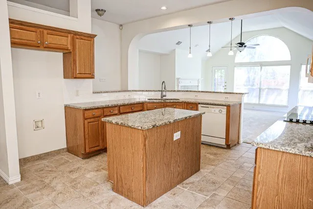 Single Family Residence For Sale in Denton County , 9244 WICHITA Trail, Frisco, Texas 75034, 3 Bedroom, 2 Bathroom, 2 Garage spaces, 2,193 Sqft, built in 1998, mls#21389433, Real Estate Agent in Frisco, Homes For Sale in Denton county, Homes For Sale in Frisco, Realtor in Frisco Texas, Real Estate Brokerage Independent Realty Texas, Luminita Cordes Realtor
