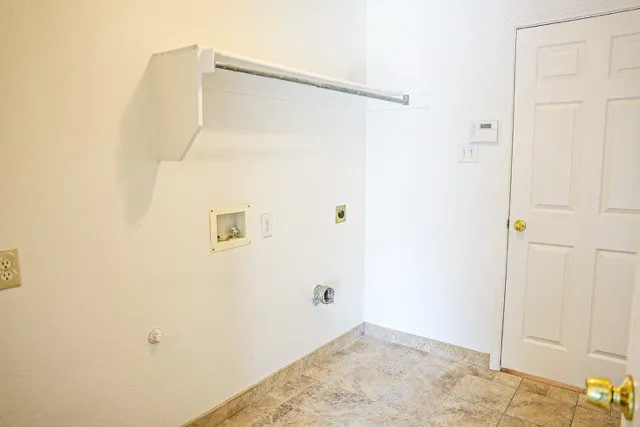 Single Family Residence For Sale in Denton County , 9244 WICHITA Trail, Frisco, Texas 75034, 3 Bedroom, 2 Bathroom, 2 Garage spaces, 2,193 Sqft, built in 1998, mls#21389433, Real Estate Agent in Frisco, Homes For Sale in Denton county, Homes For Sale in Frisco, Realtor in Frisco Texas, Real Estate Brokerage Independent Realty Texas, Luminita Cordes Realtor