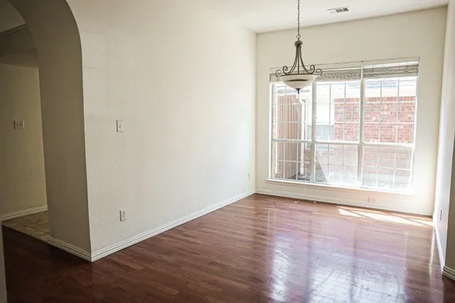 Single Family Residence For Sale in Denton County , 9244 WICHITA Trail, Frisco, Texas 75034, 3 Bedroom, 2 Bathroom, 2 Garage spaces, 2,193 Sqft, built in 1998, mls#21389433, Real Estate Agent in Frisco, Homes For Sale in Denton county, Homes For Sale in Frisco, Realtor in Frisco Texas, Real Estate Brokerage Independent Realty Texas, Luminita Cordes Realtor