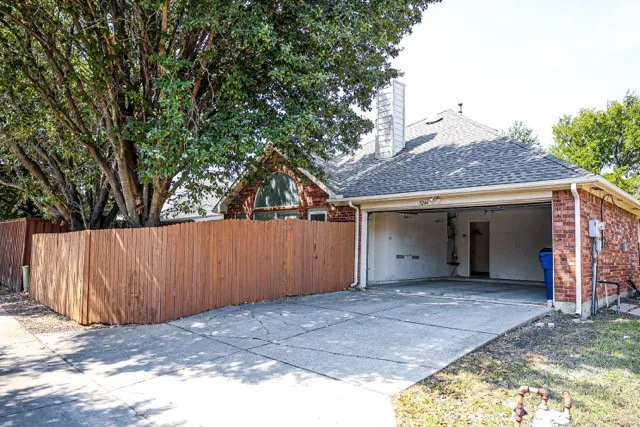 Single Family Residence For Sale in Denton County , 9244 WICHITA Trail, Frisco, Texas 75034, 3 Bedroom, 2 Bathroom, 2 Garage spaces, 2,193 Sqft, built in 1998, mls#21389433, Real Estate Agent in Frisco, Homes For Sale in Denton county, Homes For Sale in Frisco, Realtor in Frisco Texas, Real Estate Brokerage Independent Realty Texas, Luminita Cordes Realtor