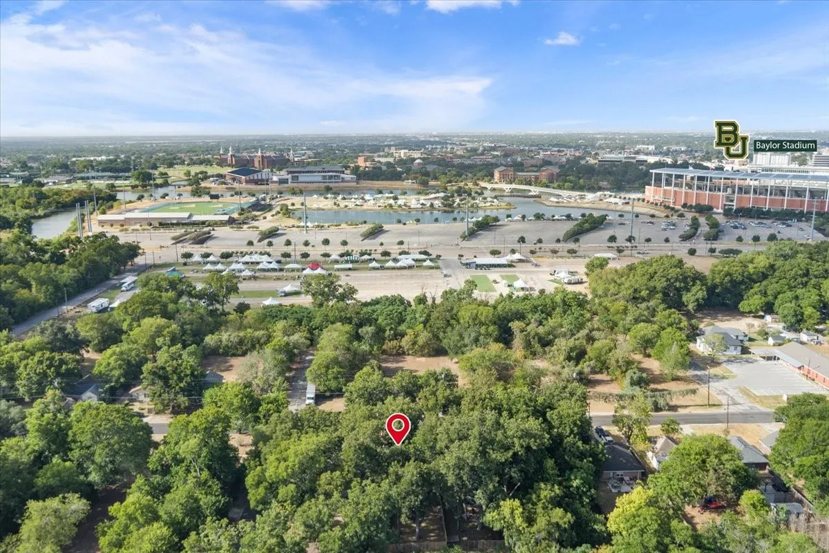 Single Family Residence For Sale in Mc Lennan County , 1212 Spring Street, Waco, Texas 76704, 2 Bedroom, 1 Bathroom, 1 Garage spaces, 912 Sqft, built in 2003, mls#21388325, Real Estate Agent in Waco, Homes For Sale in Mc Lennan county, Homes For Sale in Waco, Realtor in Waco Texas, Real Estate Brokerage Independent Realty Texas, Luminita Cordes Realtor