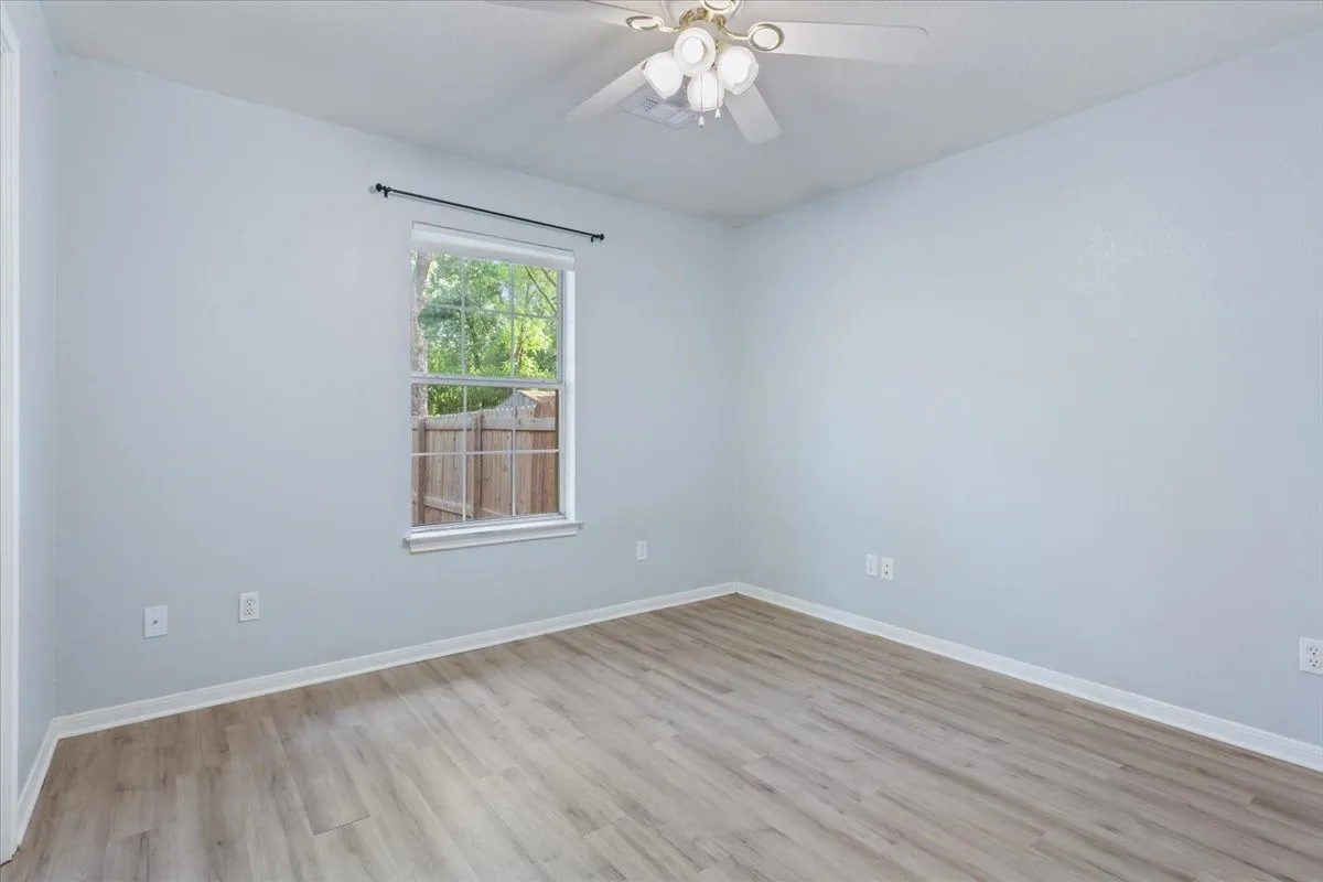 Single Family Residence For Sale in Mc Lennan County , 1212 Spring Street, Waco, Texas 76704, 2 Bedroom, 1 Bathroom, 1 Garage spaces, 912 Sqft, built in 2003, mls#21388325, Real Estate Agent in Waco, Homes For Sale in Mc Lennan county, Homes For Sale in Waco, Realtor in Waco Texas, Real Estate Brokerage Independent Realty Texas, Luminita Cordes Realtor