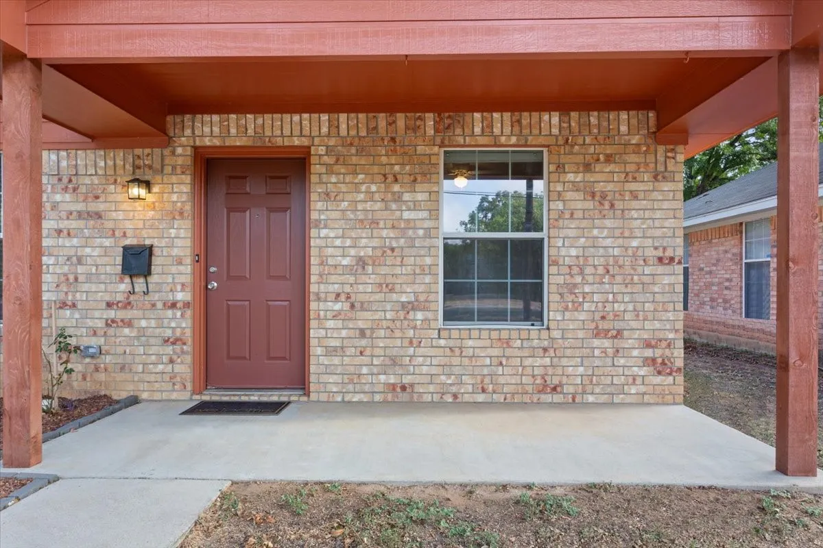 Single Family Residence For Sale in Mc Lennan County , 1212 Spring Street, Waco, Texas 76704, 2 Bedroom, 1 Bathroom, 1 Garage spaces, 912 Sqft, built in 2003, mls#21388325, Real Estate Agent in Waco, Homes For Sale in Mc Lennan county, Homes For Sale in Waco, Realtor in Waco Texas, Real Estate Brokerage Independent Realty Texas, Luminita Cordes Realtor