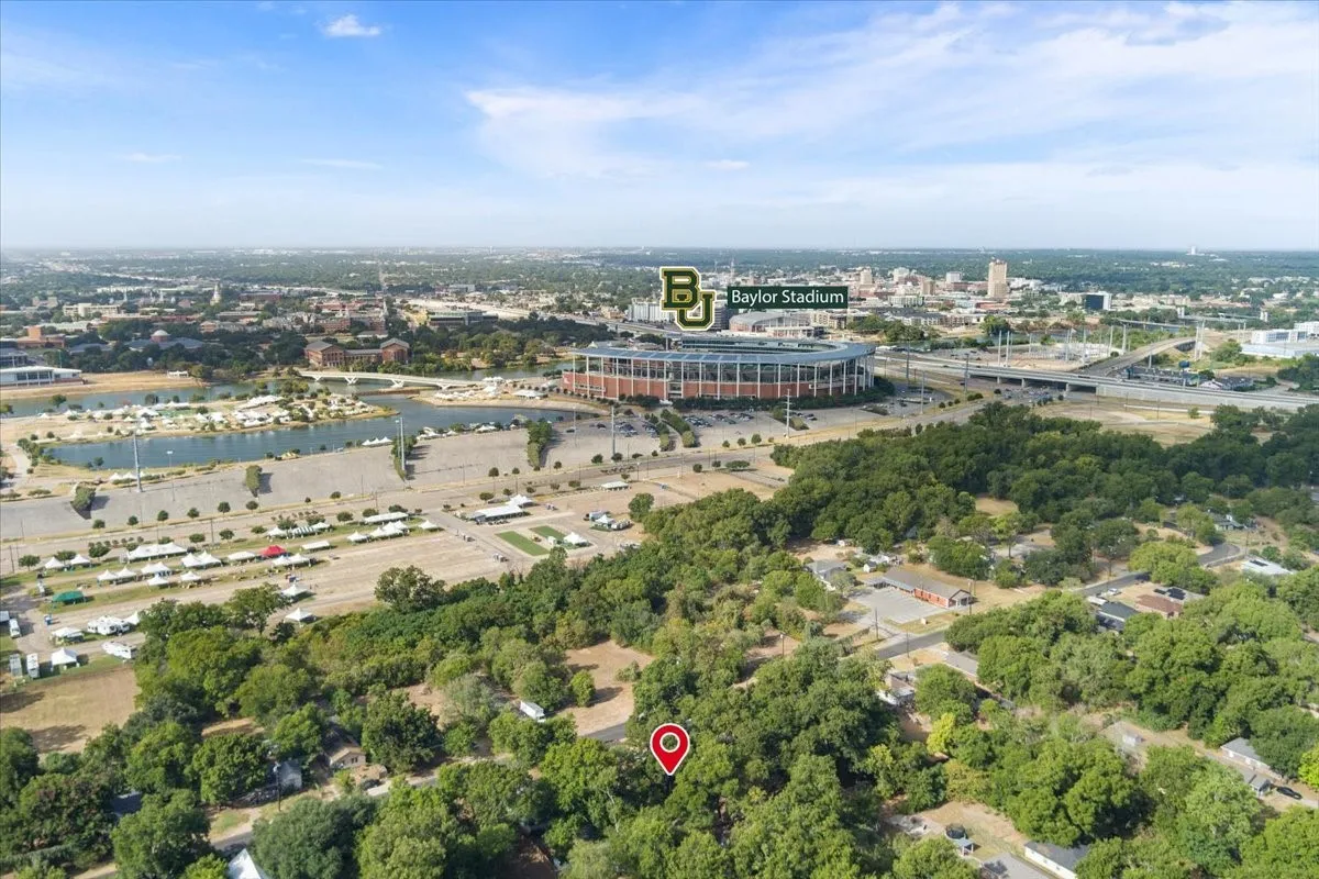 Single Family Residence For Sale in Mc Lennan County , 1212 Spring Street, Waco, Texas 76704, 2 Bedroom, 1 Bathroom, 1 Garage spaces, 912 Sqft, built in 2003, mls#21388325, Real Estate Agent in Waco, Homes For Sale in Mc Lennan county, Homes For Sale in Waco, Realtor in Waco Texas, Real Estate Brokerage Independent Realty Texas, Luminita Cordes Realtor