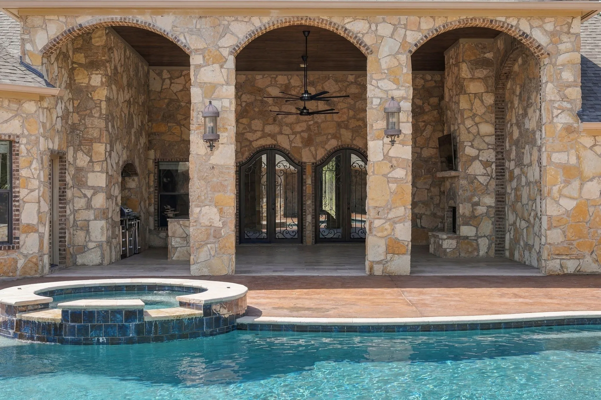 Single Family Residence For Sale in Mc Lennan County , 8460 Spicewood Springs Road, Waco, Texas 76633, 6 Bedroom, 7 Bathroom, 9 Garage spaces, 6,594 Sqft, built in 2011, mls#21381979, Real Estate Agent in Waco, Homes For Sale in Mc Lennan county, Homes For Sale in Waco, Realtor in Waco Texas, Real Estate Brokerage Independent Realty Texas, Luminita Cordes Realtor