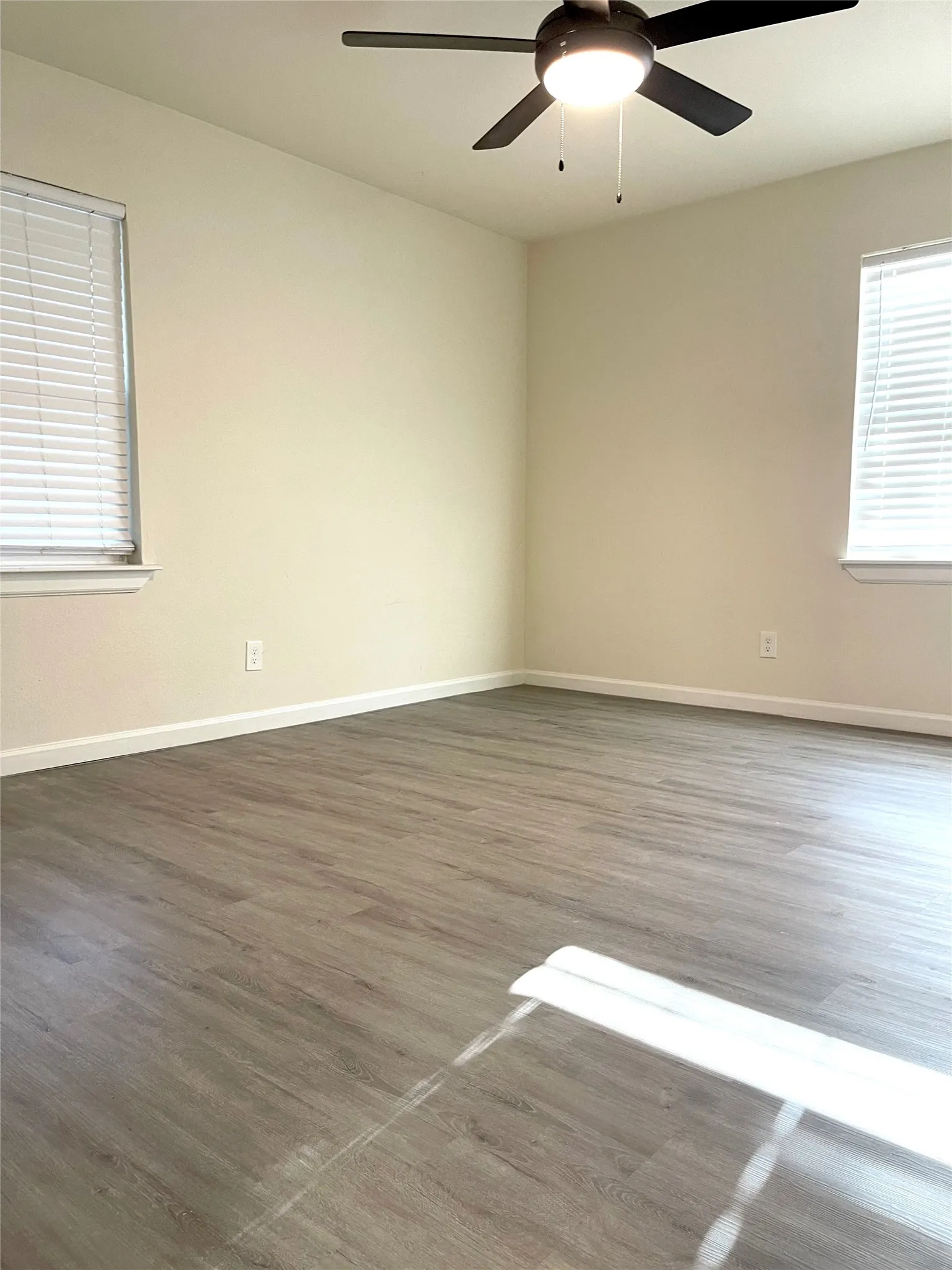 Single Family Residence For Sale in Tarrant County , 7019 Darling Street, Azle, Texas 76020, 3 Bedroom, 2 Bathroom, 2 Garage spaces, 1,470 Sqft, built in 1960, mls#21388949, Real Estate Agent in Azle, Homes For Sale in Tarrant county, Homes For Sale in Azle, Realtor in Azle Texas, Real Estate Brokerage Independent Realty Texas, Luminita Cordes Realtor