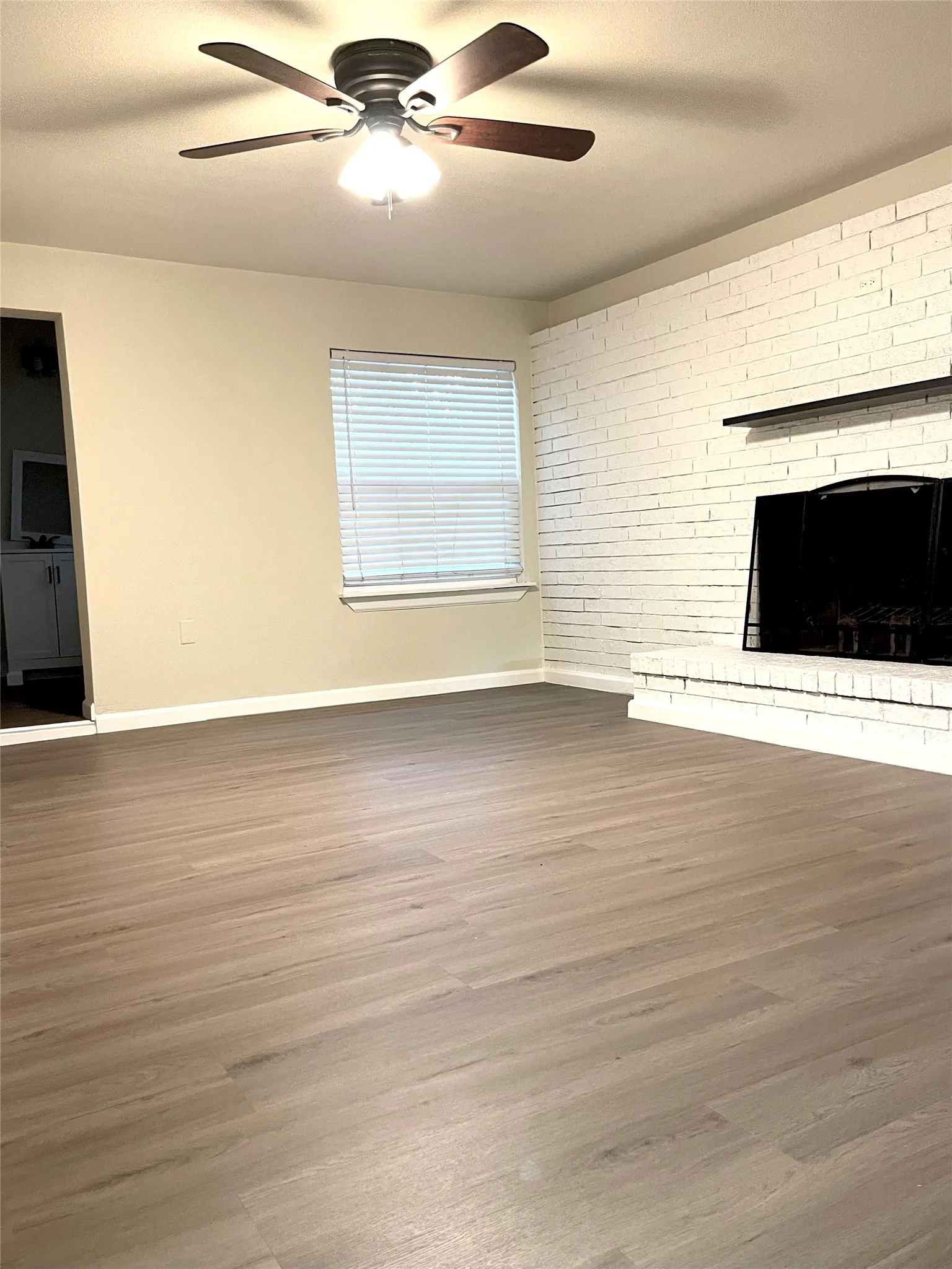 Single Family Residence For Sale in Tarrant County , 7019 Darling Street, Azle, Texas 76020, 3 Bedroom, 2 Bathroom, 2 Garage spaces, 1,470 Sqft, built in 1960, mls#21388949, Real Estate Agent in Azle, Homes For Sale in Tarrant county, Homes For Sale in Azle, Realtor in Azle Texas, Real Estate Brokerage Independent Realty Texas, Luminita Cordes Realtor
