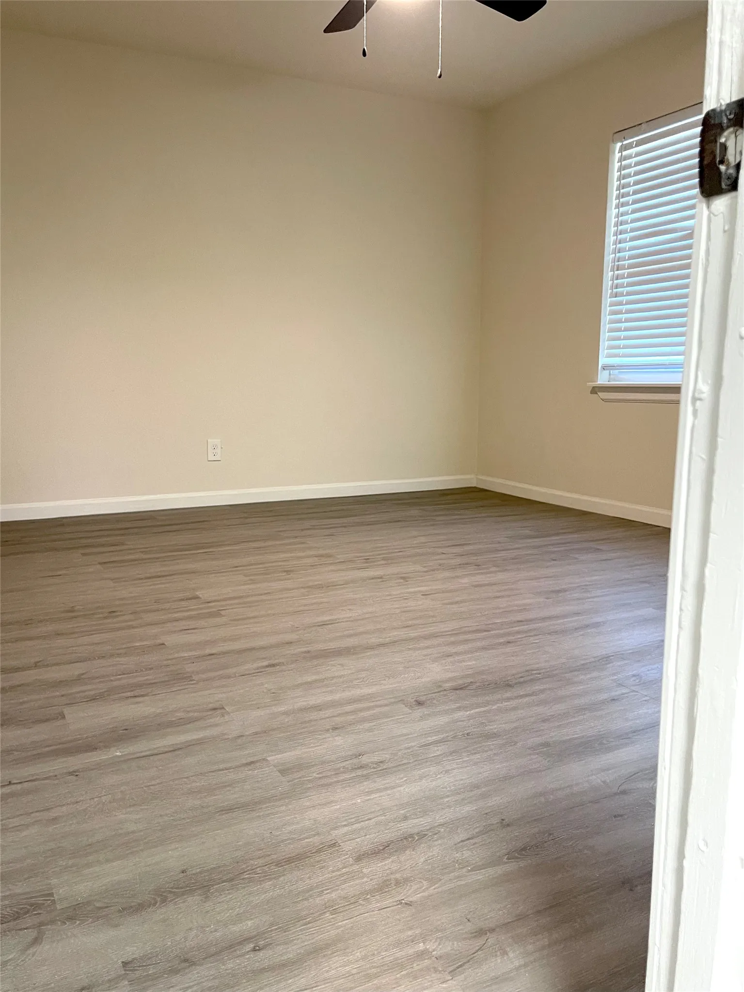 Single Family Residence For Sale in Tarrant County , 7019 Darling Street, Azle, Texas 76020, 3 Bedroom, 2 Bathroom, 2 Garage spaces, 1,470 Sqft, built in 1960, mls#21388949, Real Estate Agent in Azle, Homes For Sale in Tarrant county, Homes For Sale in Azle, Realtor in Azle Texas, Real Estate Brokerage Independent Realty Texas, Luminita Cordes Realtor