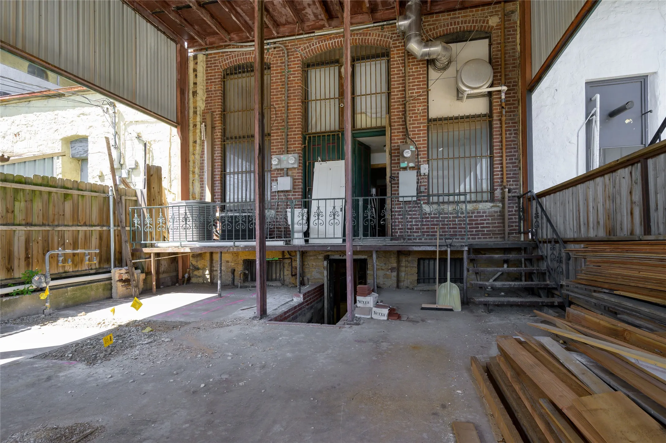 Retail For Rent in Grayson County , 120 W Main Street, Denison, Texas 75021, 0, 0, Garage spaces, 0 Sqft, built in 1898, mls#21390232, Real Estate Agent in Denison, Homes For Rent in Grayson county, Homes For Rent in Denison, Realtor in Denison Texas, Real Estate Brokerage Independent Realty Texas, Luminita Cordes Realtor