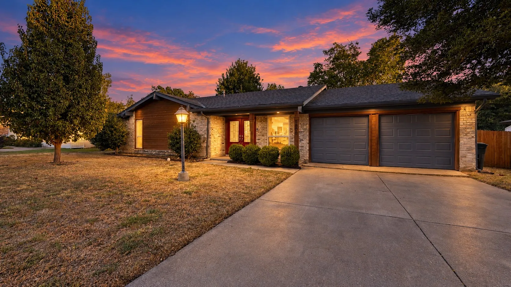 Single Family Residence For Sale in Tarrant County , 1800 Lexington Place, Bedford, Texas 76022, 4 Bedroom, 2 Bathroom, 2 Garage spaces, 1,709 Sqft, built in 1968, mls#21389464, Real Estate Agent in Bedford, Homes For Sale in Tarrant county, Homes For Sale in Bedford, Realtor in Bedford Texas, Real Estate Brokerage Independent Realty Texas, Luminita Cordes Realtor