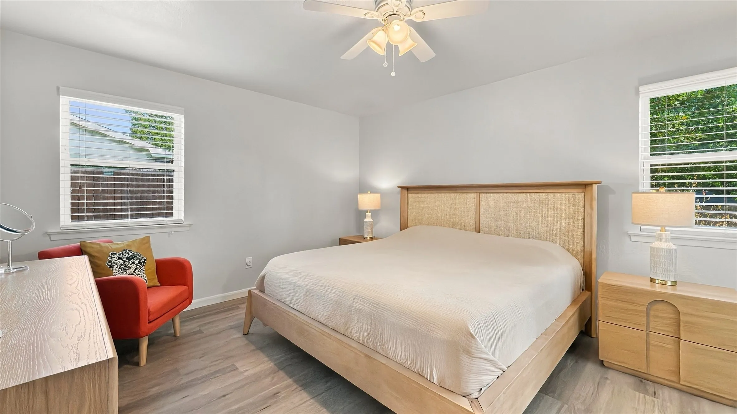 Single Family Residence For Sale in Tarrant County , 1800 Lexington Place, Bedford, Texas 76022, 4 Bedroom, 2 Bathroom, 2 Garage spaces, 1,709 Sqft, built in 1968, mls#21389464, Real Estate Agent in Bedford, Homes For Sale in Tarrant county, Homes For Sale in Bedford, Realtor in Bedford Texas, Real Estate Brokerage Independent Realty Texas, Luminita Cordes Realtor