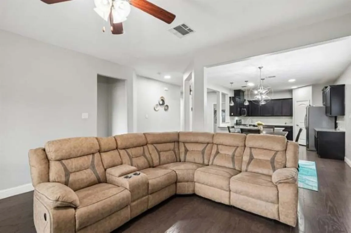 Single Family Residence For Rent in Collin County , 9920 Prairie Dog Lane, Mc Kinney, Texas 75071, 3 Bedroom, 3 Bathroom, Garage spaces, 2,223 Sqft, built in 2017, mls#21385102, Real Estate Agent in Mc Kinney, Homes For Rent in Collin county, Homes For Rent in Mc Kinney, Realtor in Mc Kinney Texas, Real Estate Brokerage Independent Realty Texas, Luminita Cordes Realtor