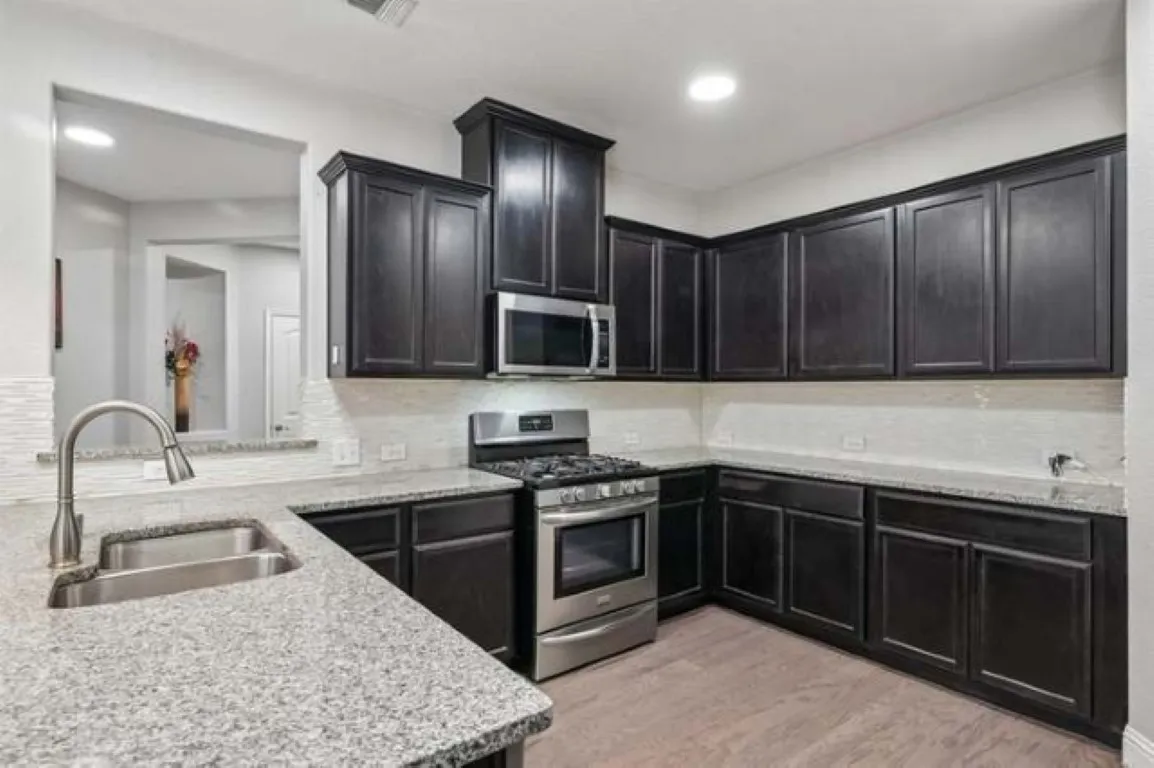 Single Family Residence For Rent in Collin County , 9920 Prairie Dog Lane, Mc Kinney, Texas 75071, 3 Bedroom, 3 Bathroom, Garage spaces, 2,223 Sqft, built in 2017, mls#21385102, Real Estate Agent in Mc Kinney, Homes For Rent in Collin county, Homes For Rent in Mc Kinney, Realtor in Mc Kinney Texas, Real Estate Brokerage Independent Realty Texas, Luminita Cordes Realtor