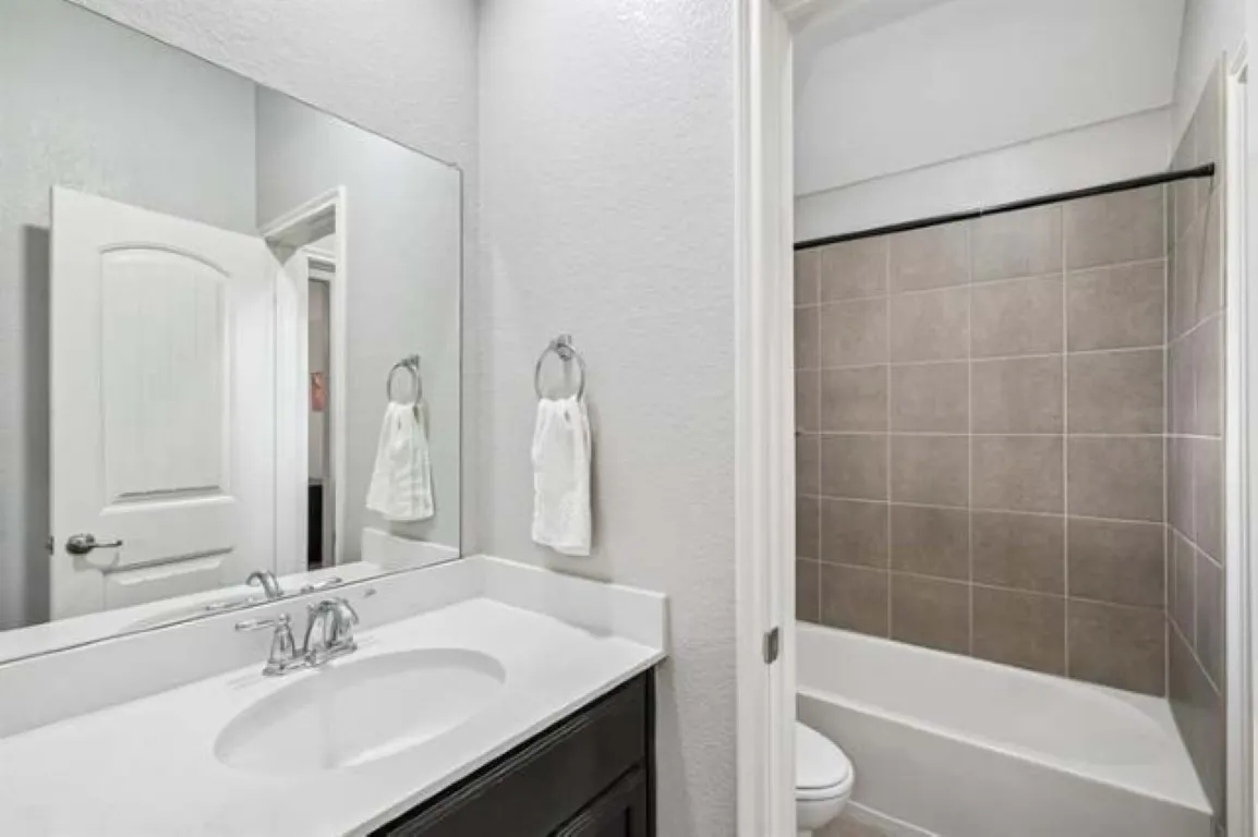 Single Family Residence For Rent in Collin County , 9920 Prairie Dog Lane, Mc Kinney, Texas 75071, 3 Bedroom, 3 Bathroom, Garage spaces, 2,223 Sqft, built in 2017, mls#21385102, Real Estate Agent in Mc Kinney, Homes For Rent in Collin county, Homes For Rent in Mc Kinney, Realtor in Mc Kinney Texas, Real Estate Brokerage Independent Realty Texas, Luminita Cordes Realtor
