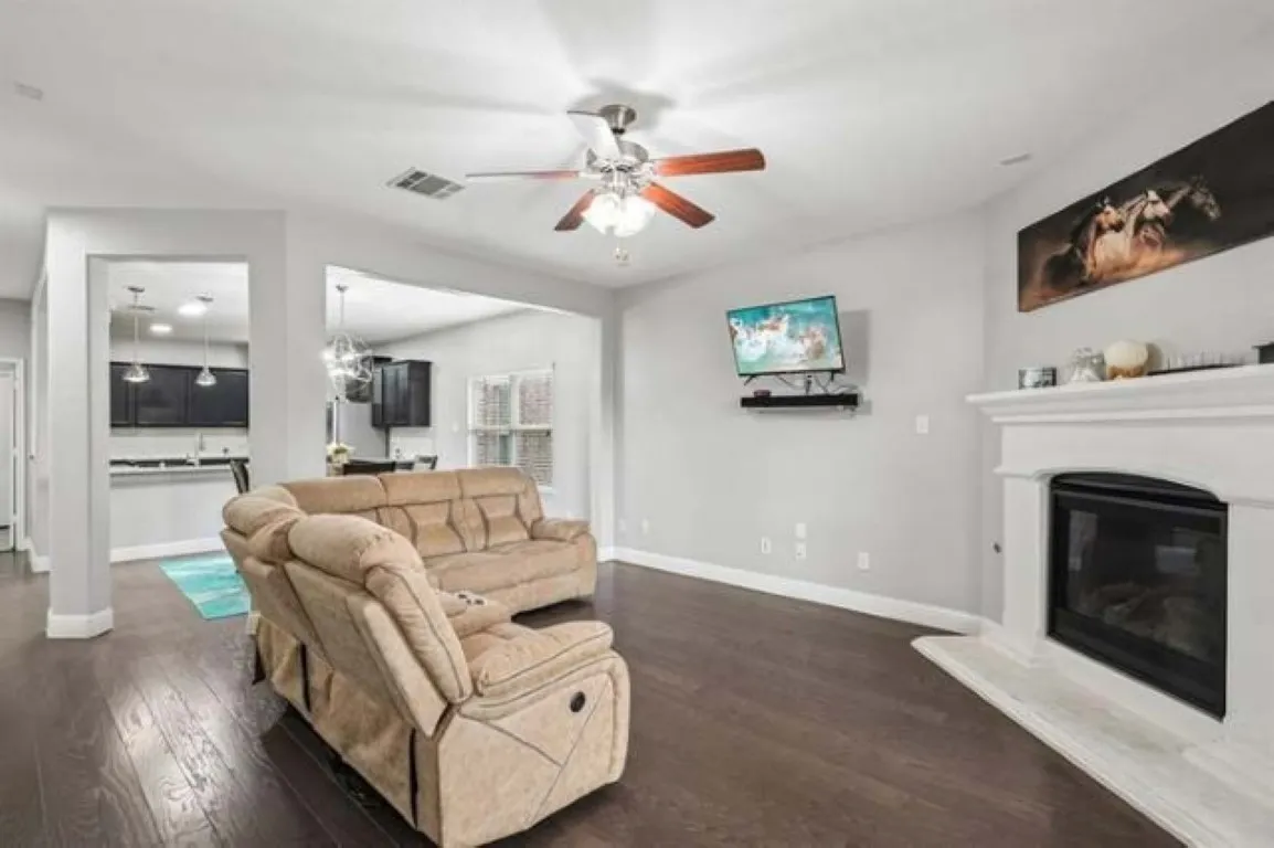 Single Family Residence For Rent in Collin County , 9920 Prairie Dog Lane, Mc Kinney, Texas 75071, 3 Bedroom, 3 Bathroom, Garage spaces, 2,223 Sqft, built in 2017, mls#21385102, Real Estate Agent in Mc Kinney, Homes For Rent in Collin county, Homes For Rent in Mc Kinney, Realtor in Mc Kinney Texas, Real Estate Brokerage Independent Realty Texas, Luminita Cordes Realtor