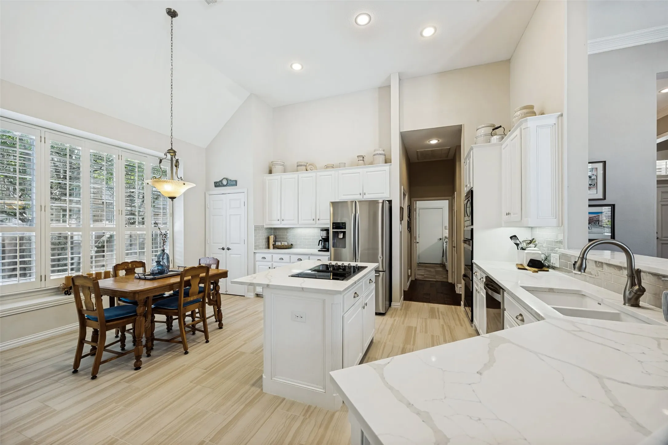 Single Family Residence For Sale in Dallas County , 7514 Spicewood Drive, Garland, Texas 75044, 3 Bedroom, 3 Bathroom, 2 Garage spaces, 2,623 Sqft, built in 2001, mls#21383805, Real Estate Agent in Garland, Homes For Sale in Dallas county, Homes For Sale in Garland, Realtor in Garland Texas, Real Estate Brokerage Independent Realty Texas, Luminita Cordes Realtor