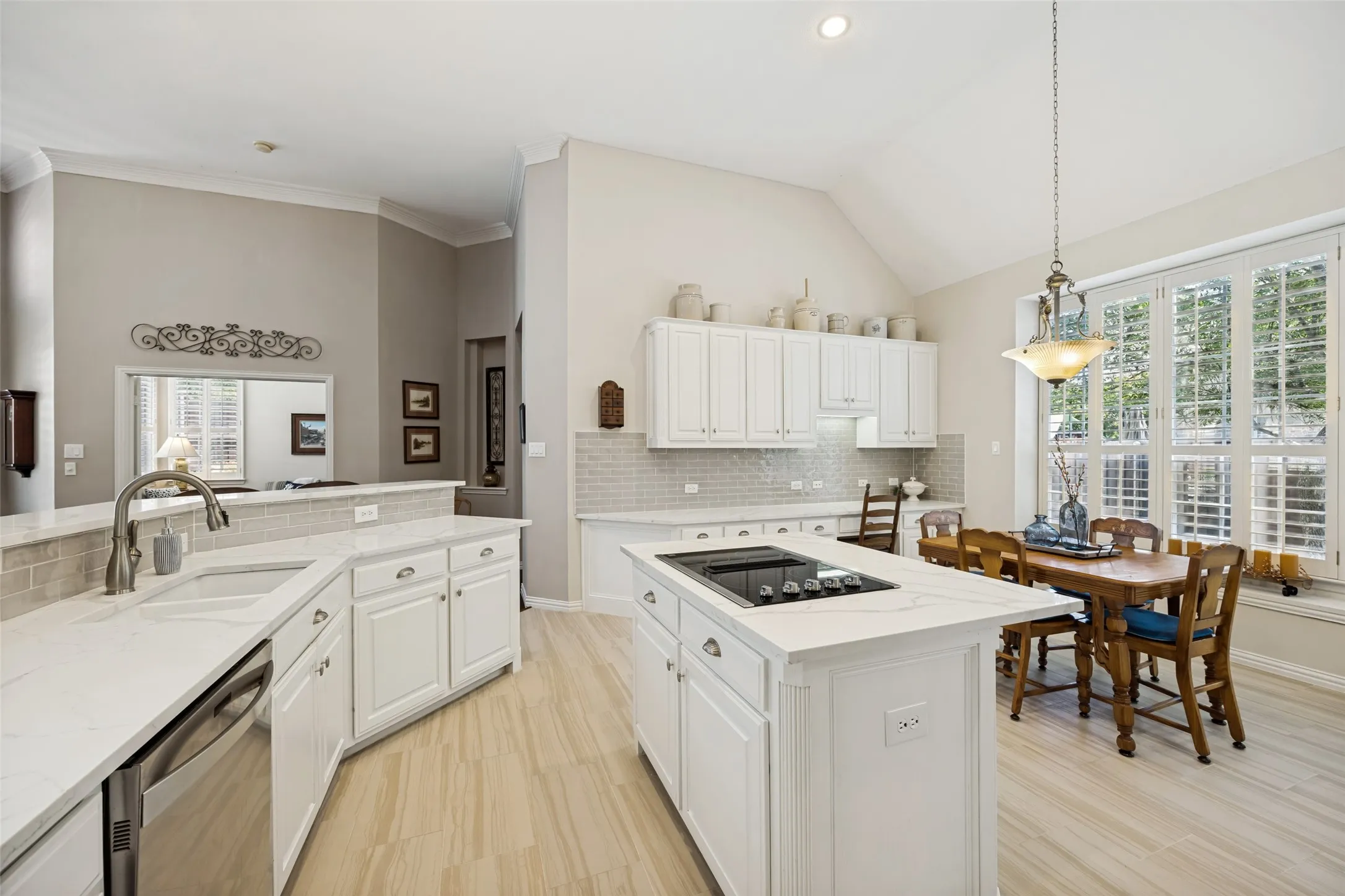 Single Family Residence For Sale in Dallas County , 7514 Spicewood Drive, Garland, Texas 75044, 3 Bedroom, 3 Bathroom, 2 Garage spaces, 2,623 Sqft, built in 2001, mls#21383805, Real Estate Agent in Garland, Homes For Sale in Dallas county, Homes For Sale in Garland, Realtor in Garland Texas, Real Estate Brokerage Independent Realty Texas, Luminita Cordes Realtor