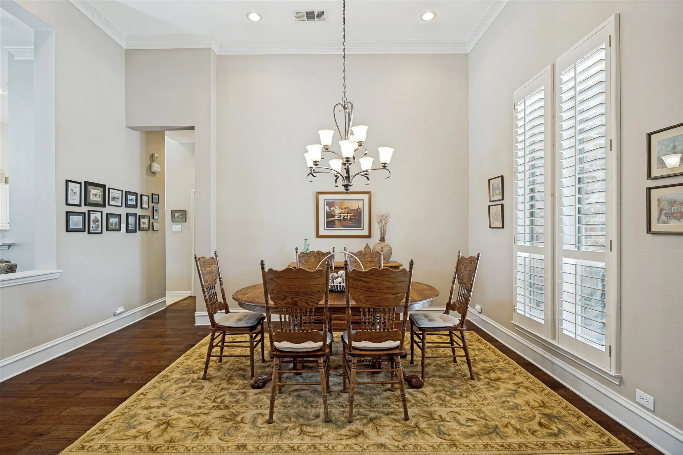 Single Family Residence For Sale in Dallas County , 7514 Spicewood Drive, Garland, Texas 75044, 3 Bedroom, 3 Bathroom, 2 Garage spaces, 2,623 Sqft, built in 2001, mls#21383805, Real Estate Agent in Garland, Homes For Sale in Dallas county, Homes For Sale in Garland, Realtor in Garland Texas, Real Estate Brokerage Independent Realty Texas, Luminita Cordes Realtor
